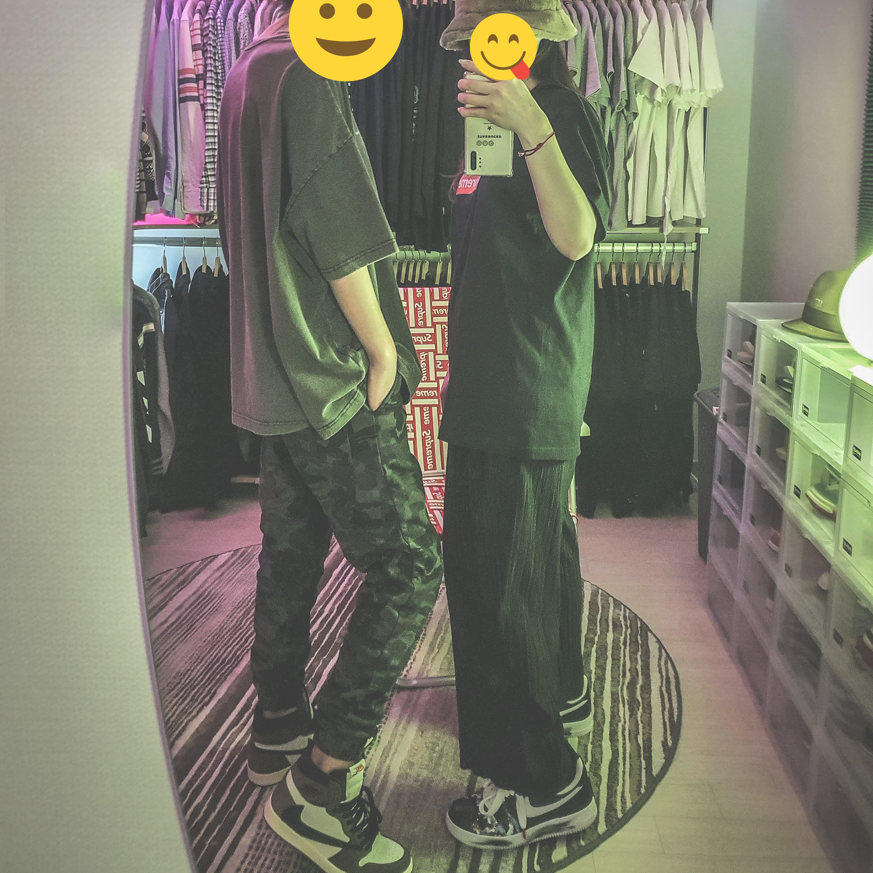 Jordan 1 x Travis Scott Retro High OG SP Mocha, Nike x Peaceminusone Air Force 1 Low Para-Noise 착용 스타일 - 1