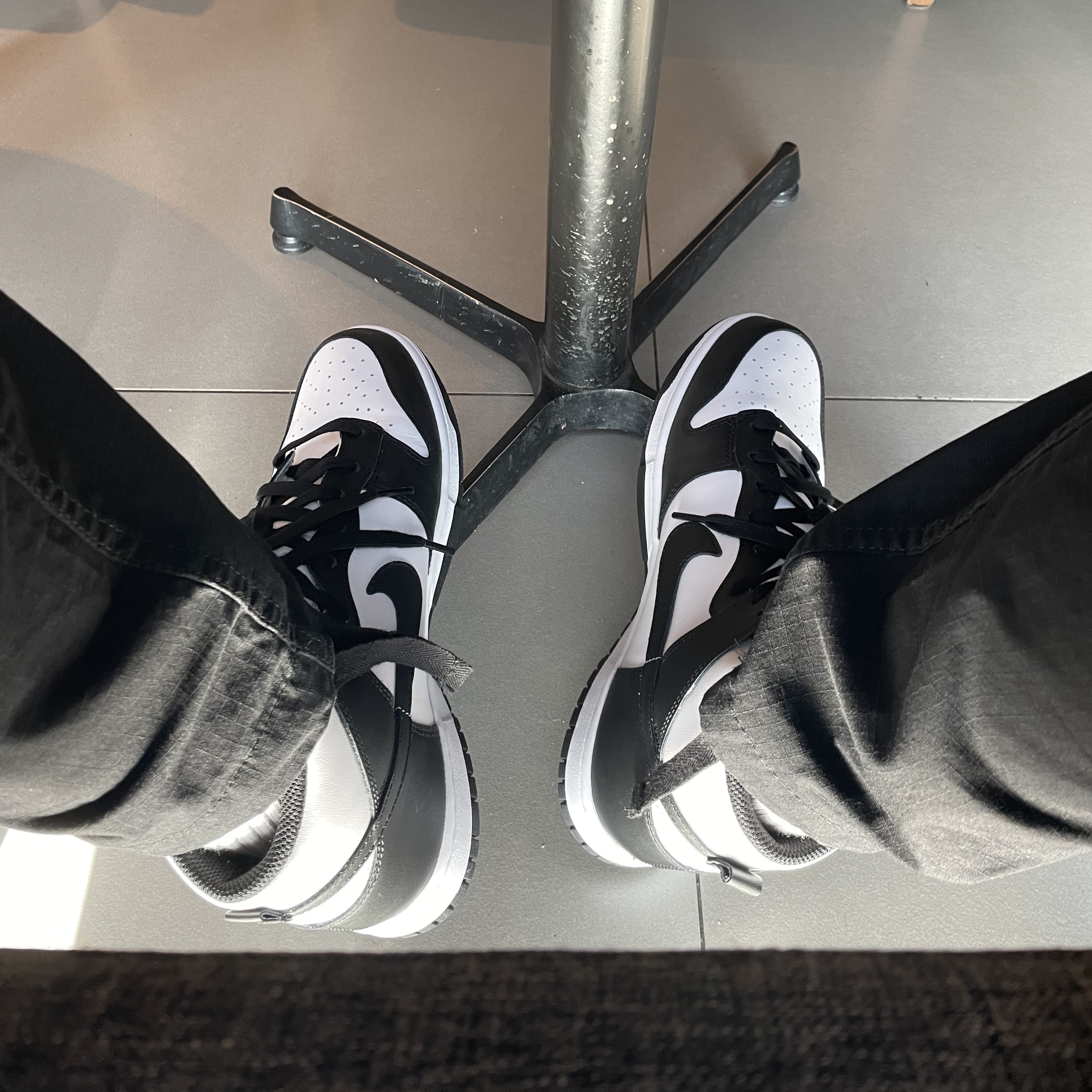 Nike Dunk High Retro Black and White 착용 스타일