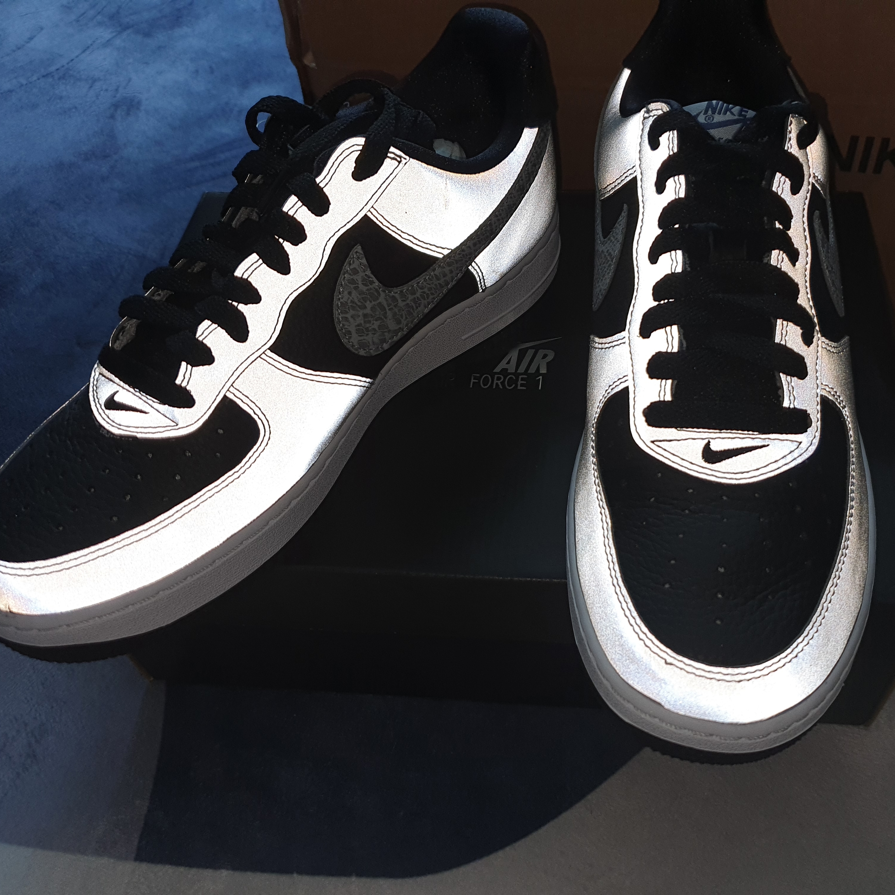 Nike Air Force 1 B Silver Snake 착용 스타일 - 4