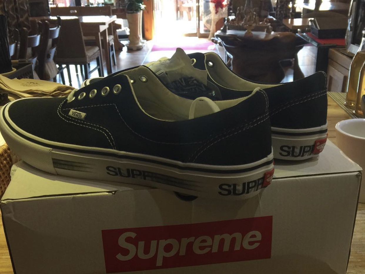 Vans X Supreme Era Motion Logo Red 착용 스타일
