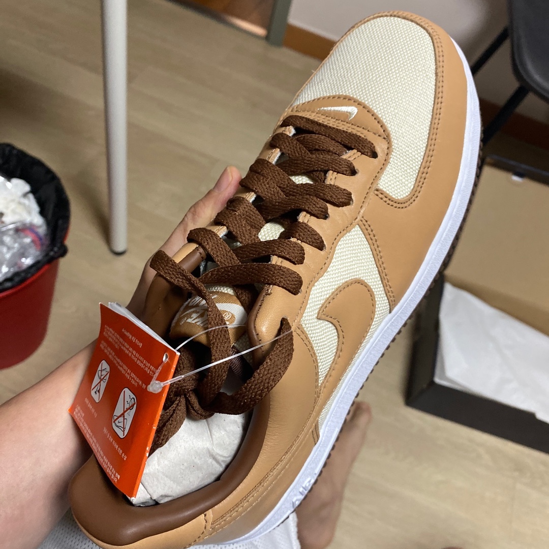 Nike Air Force 1 Low QS Acorn 2021 착용 스타일 - 2