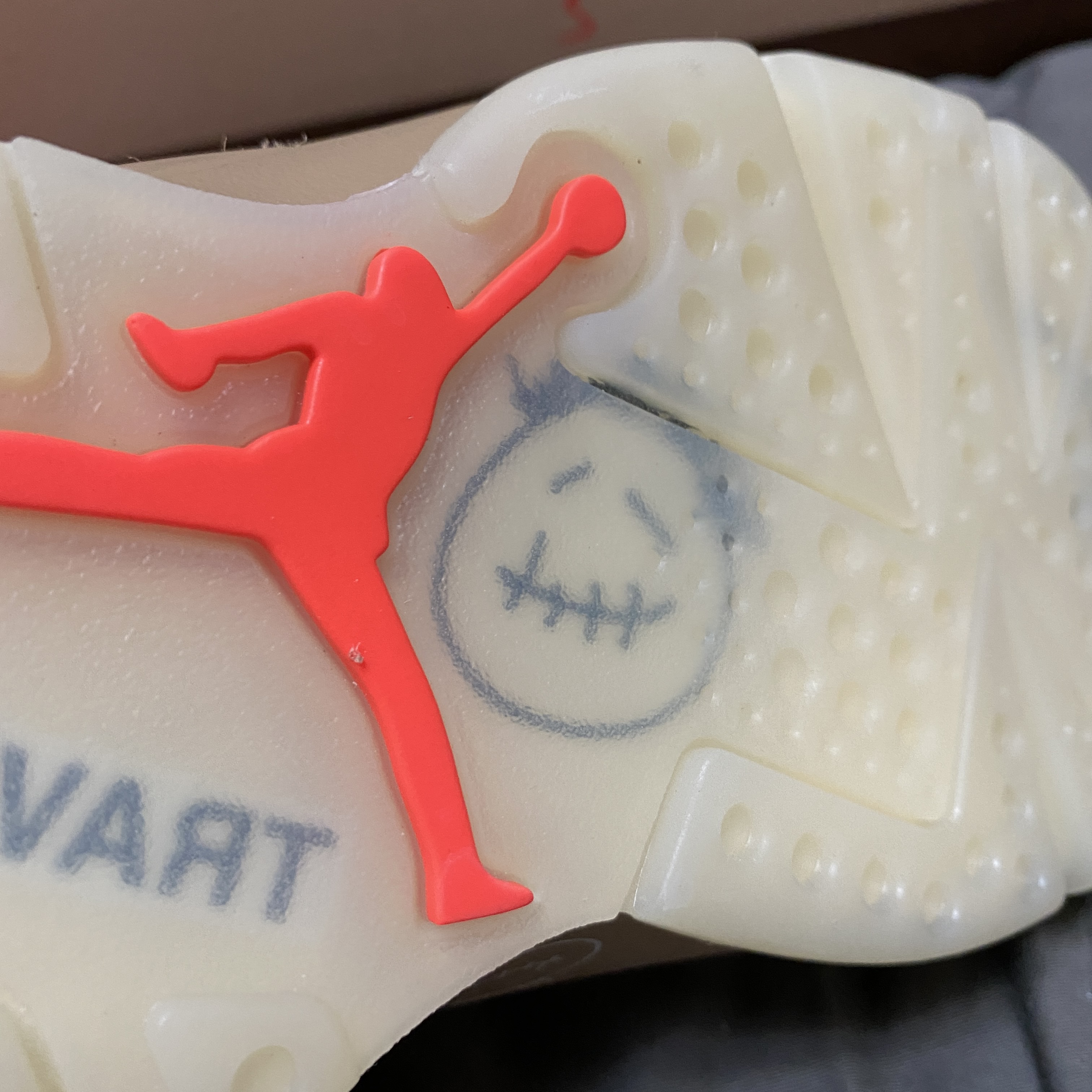Jordan 6 x Travis Scott Retro SP British Khaki 착용 스타일 - 4