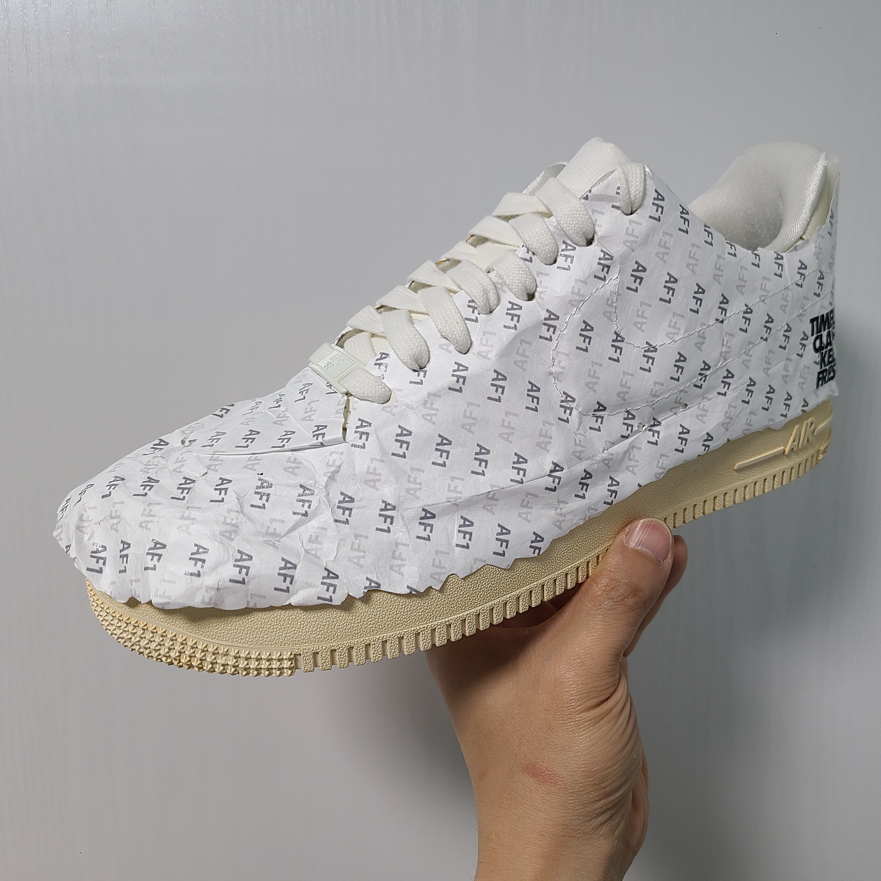 Nike Air Force 1 '07 LV8 Timeless Classic 착용 스타일