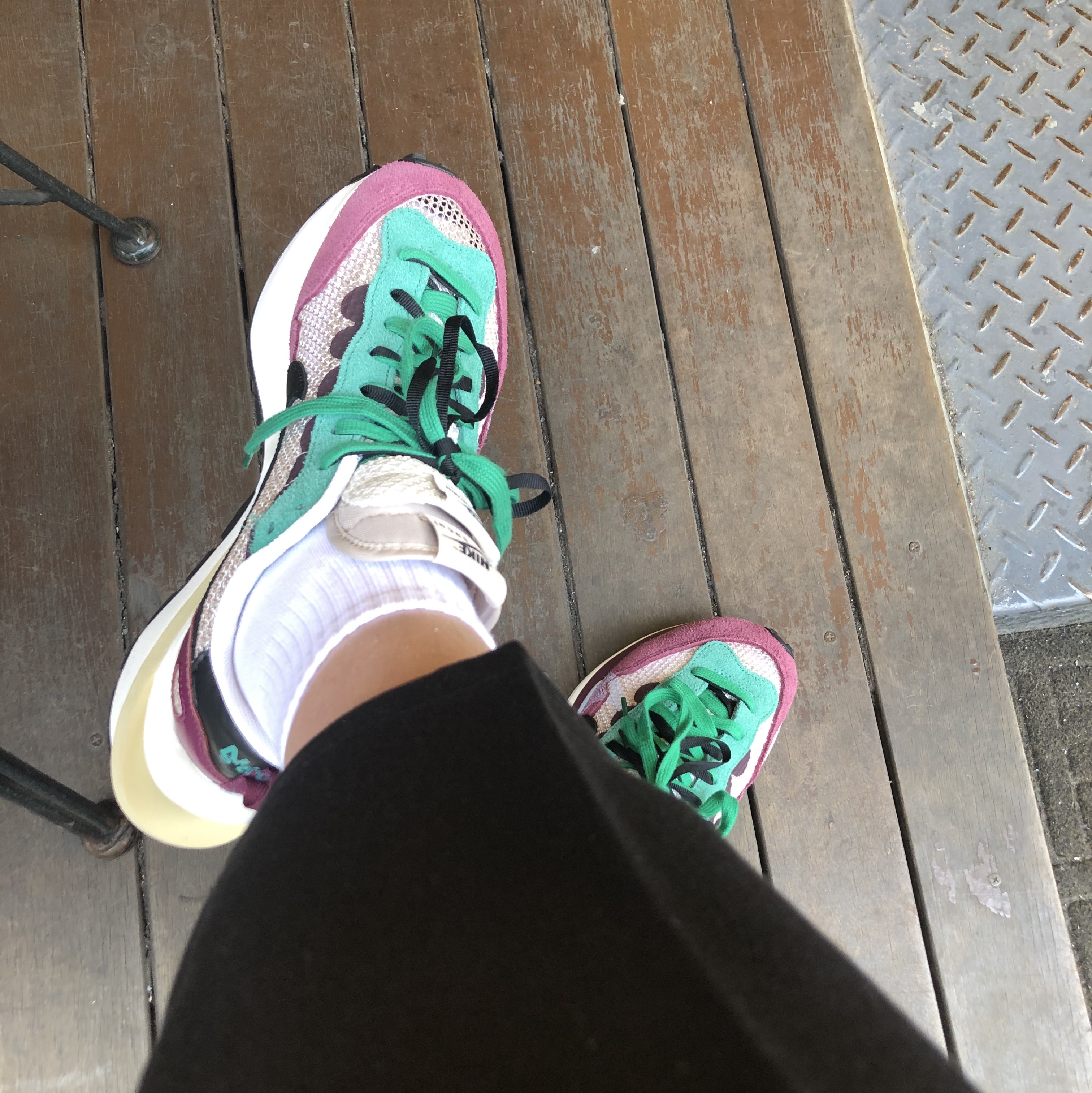Nike x Sacai VaporWaffle String & Black Villain Red 착용 스타일