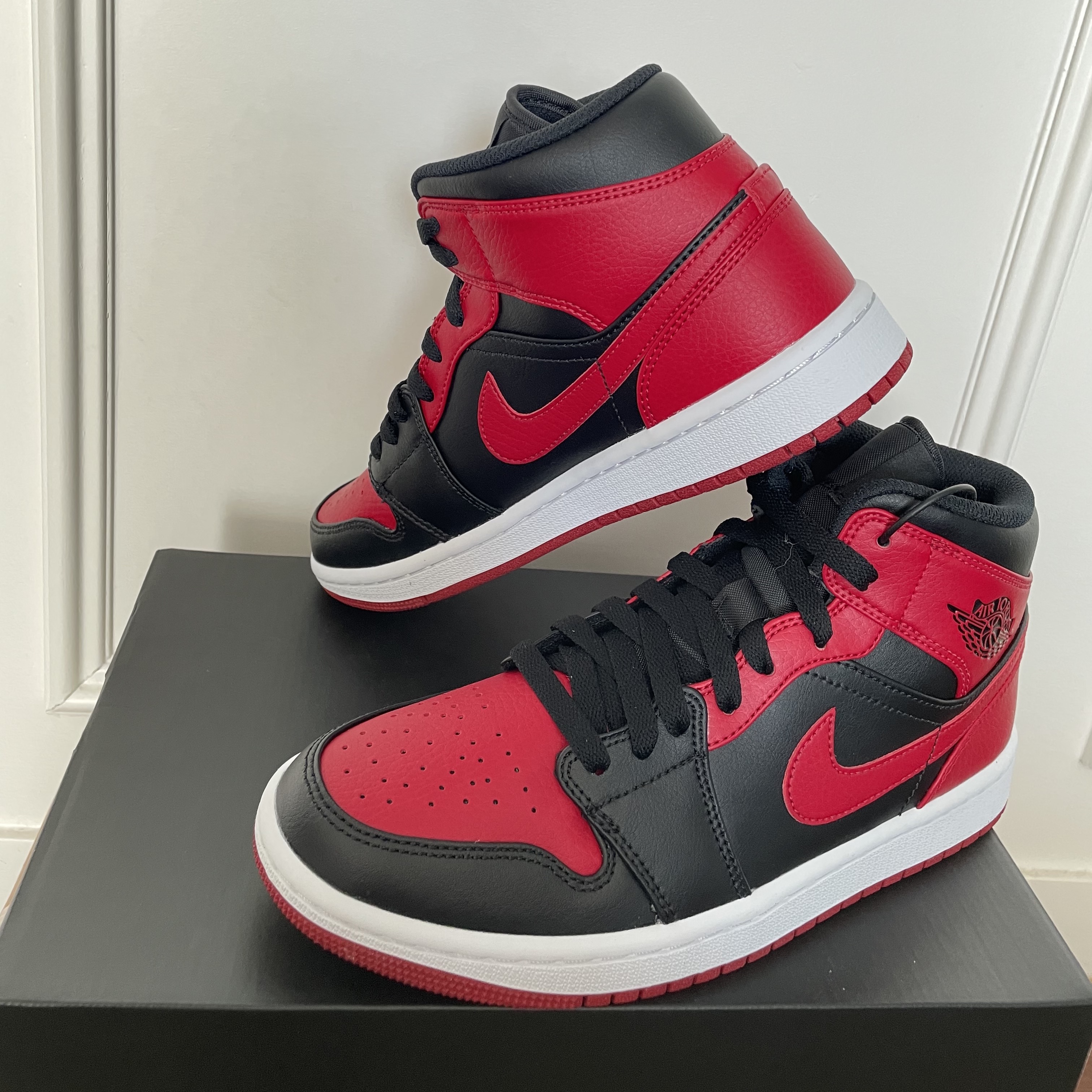 Jordan 1 Mid Bred Banned 2020 착용 스타일 - 2