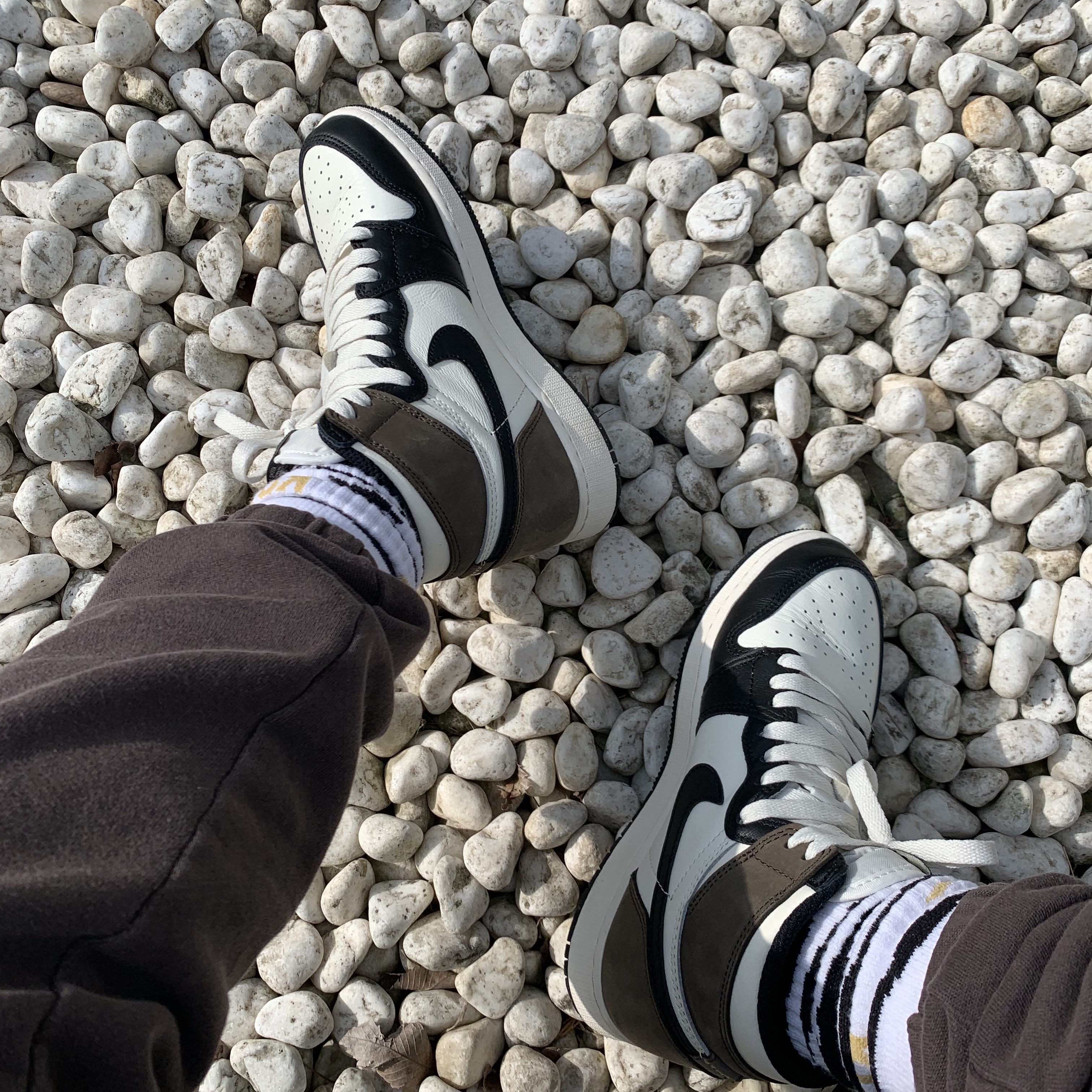 Jordan 1 Retro High OG Black Mocha, (GS) Jordan 1 Retro High OG Black Mocha 착용 스타일