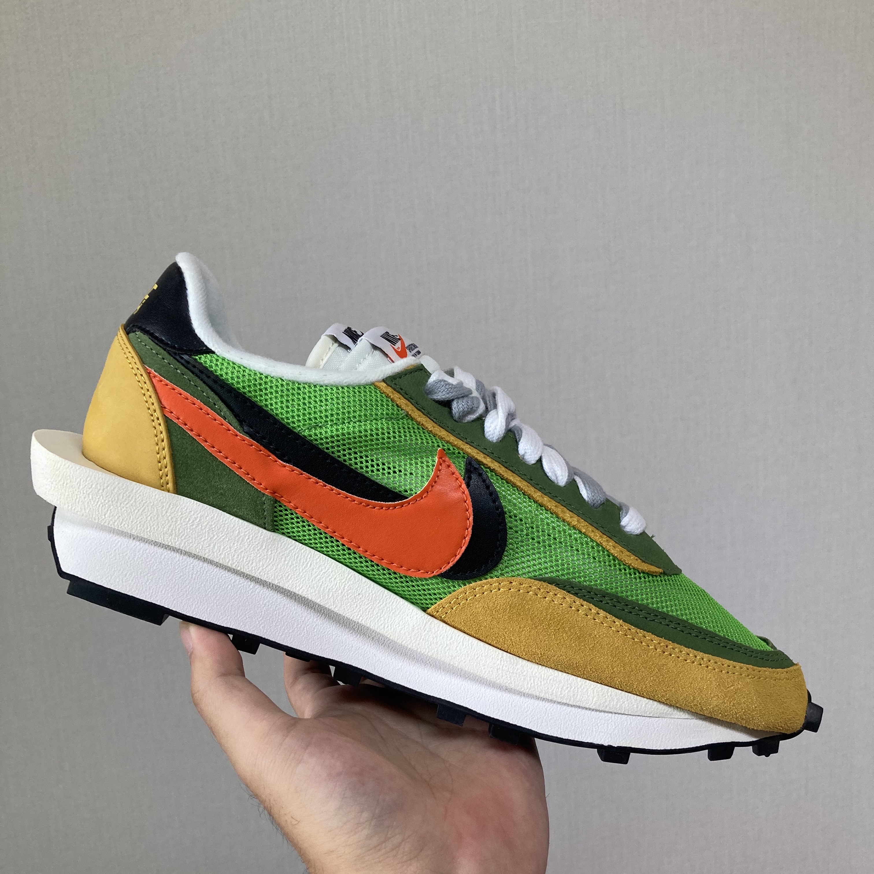 Nike x Sacai LDWaffle Green Multi 착용 스타일