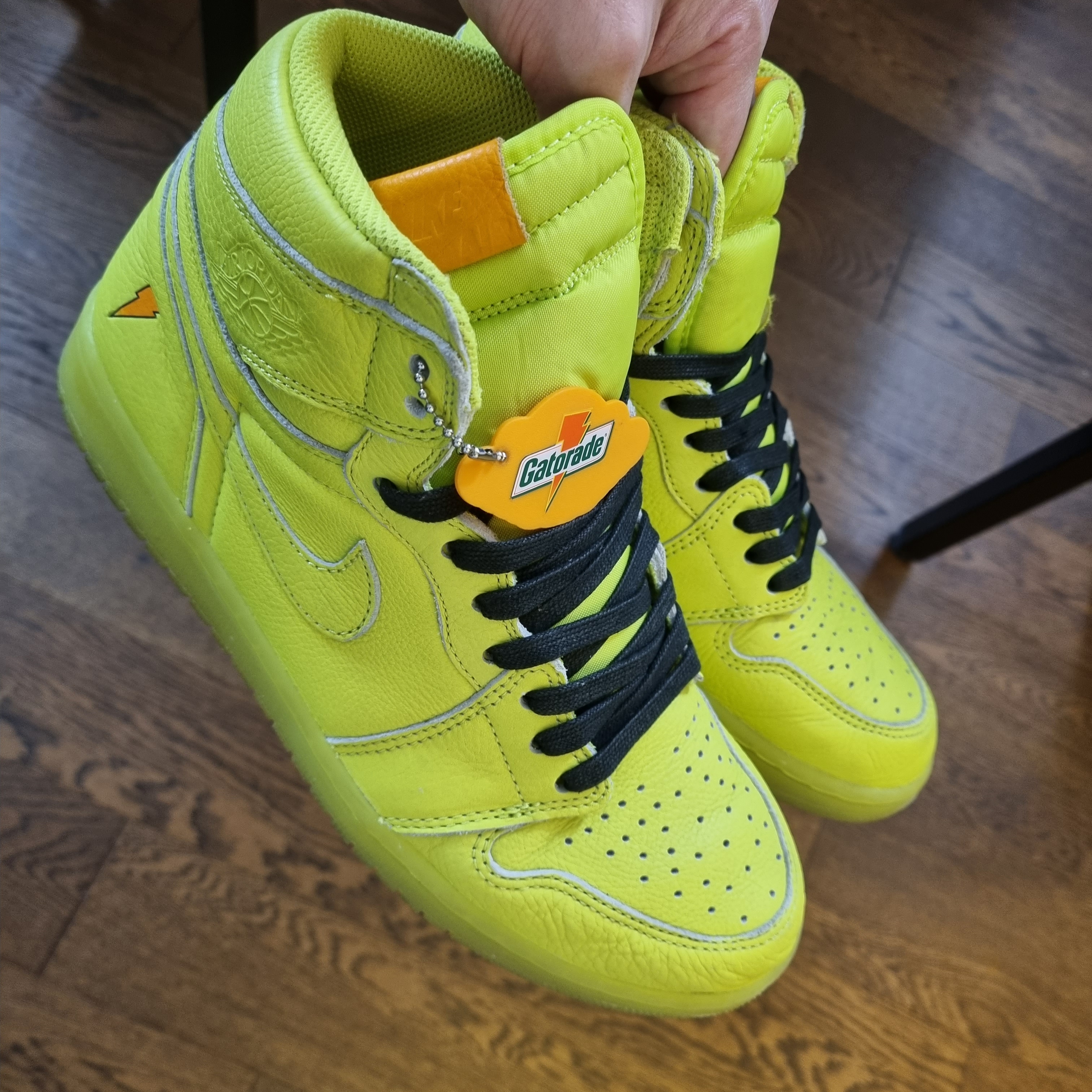 Jordan 1 Retro High Gatorade Cyber 착용 스타일