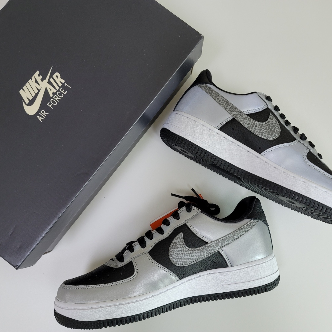 Nike Air Force 1 B Silver Snake 착용 스타일