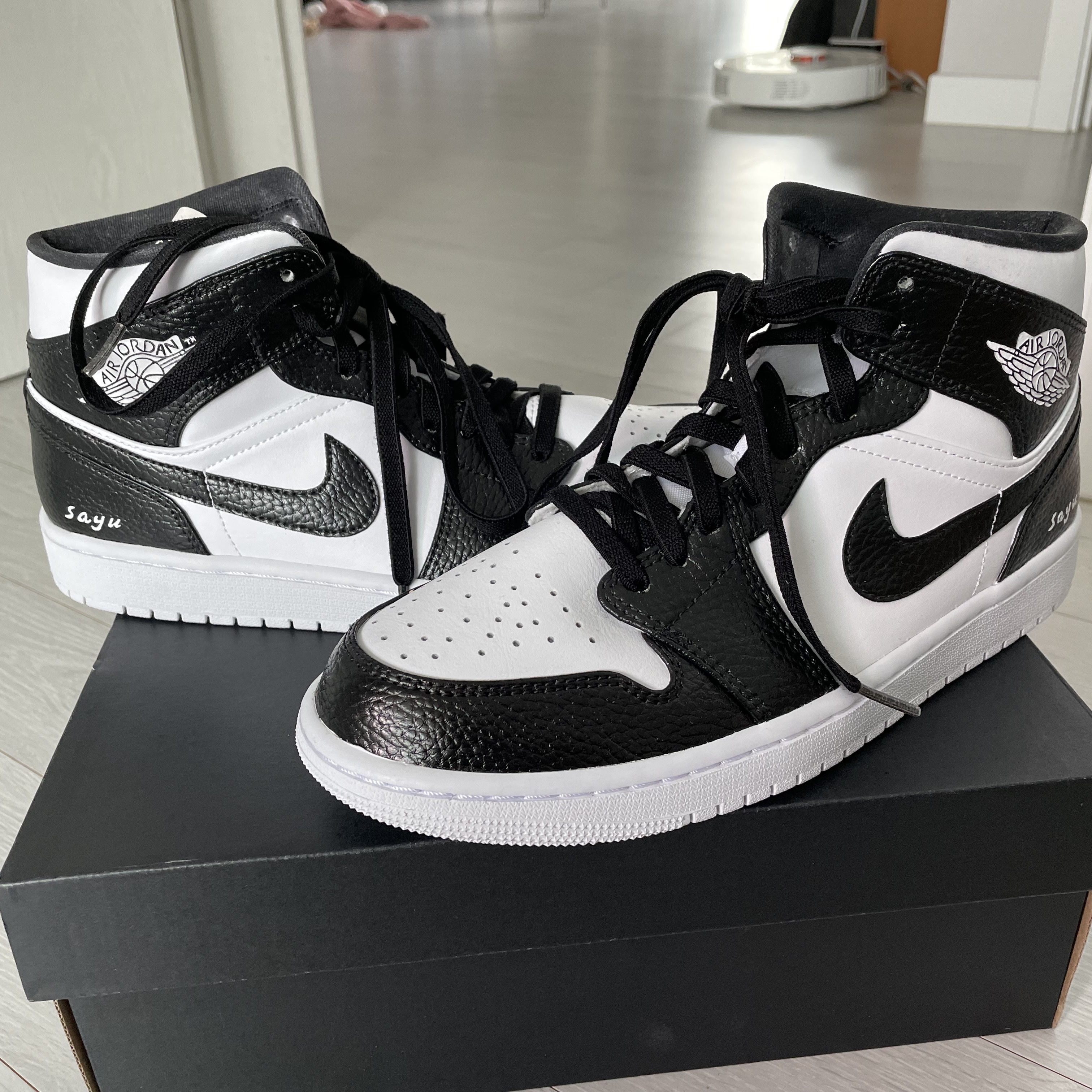 Jordan 1 Mid Triple White 착용 스타일