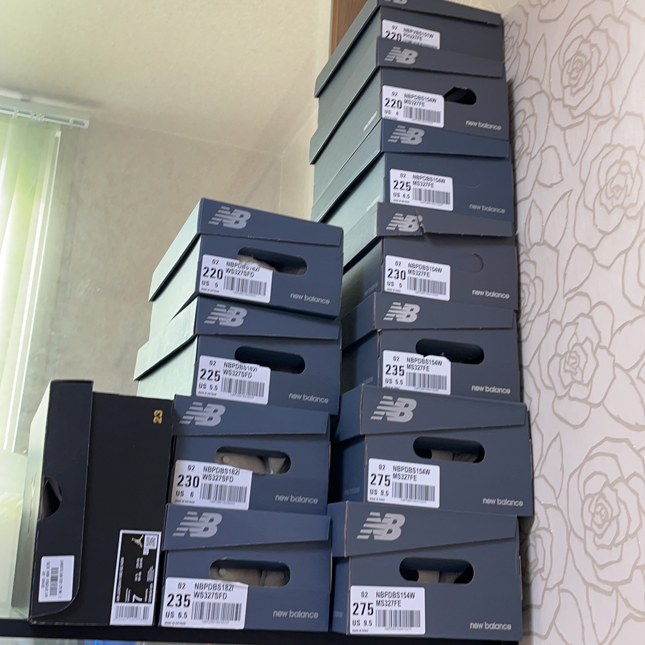 New Balance 327 White Black, (W) New Balance 327 White Moonbeam 착용 스타일