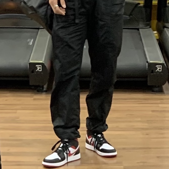 Jordan 1 Mid Gym Red Black White 착용 스타일