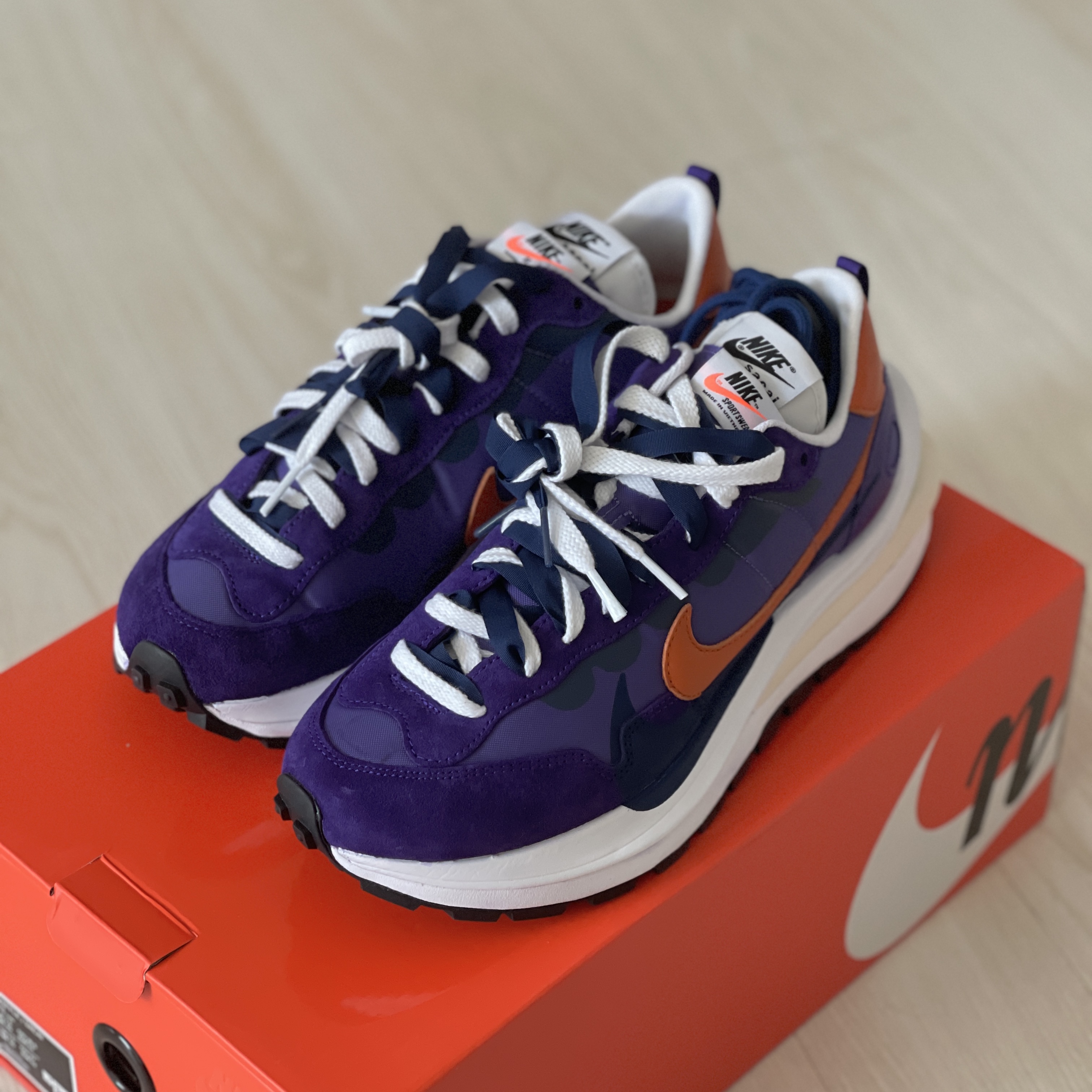 Nike x Sacai VaporWaffle Dark Iris 착용 스타일