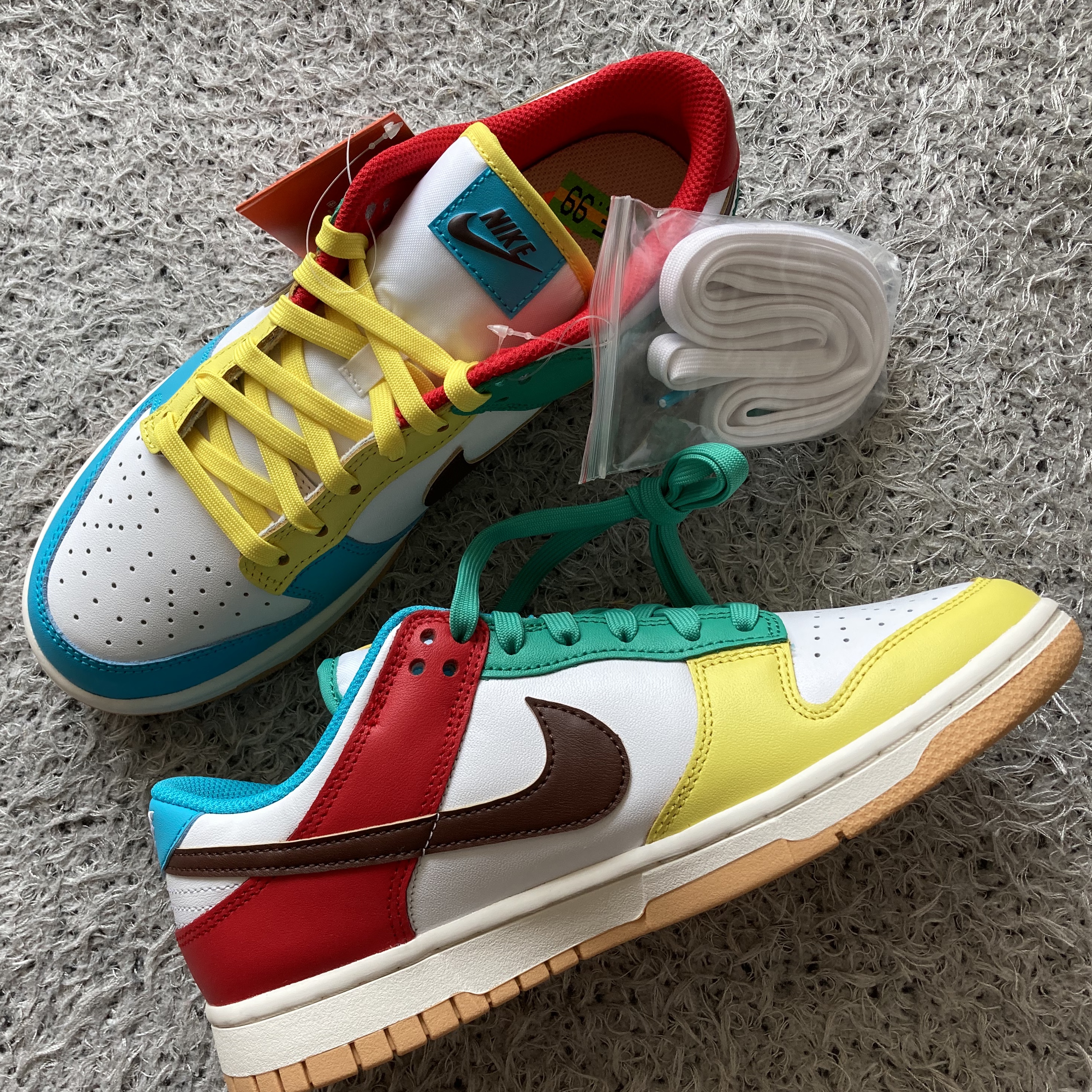 Nike Dunk Low SE Free.99 White 착용 스타일 - 1
