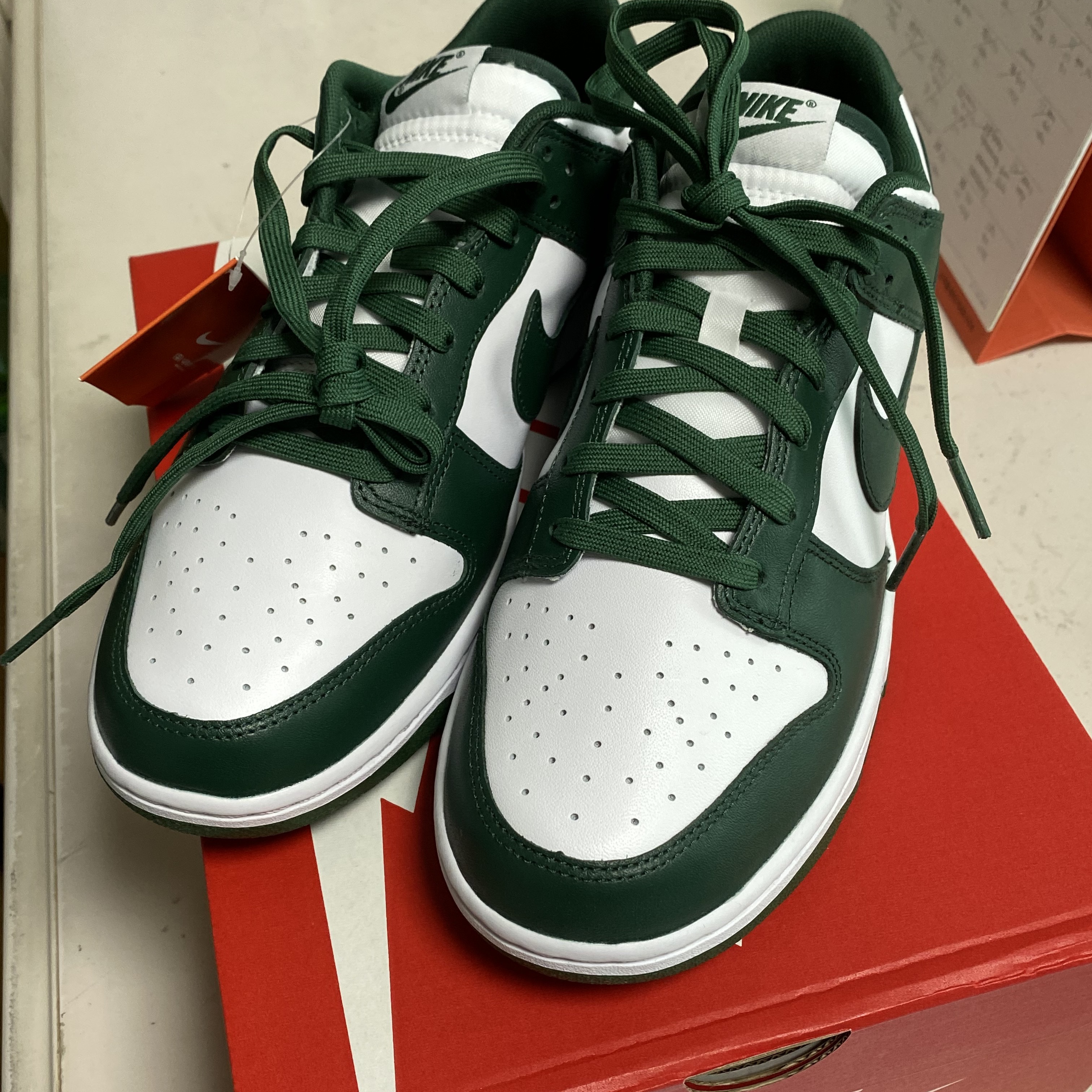 Nike Dunk Low Retro Varsity Green 착용 스타일