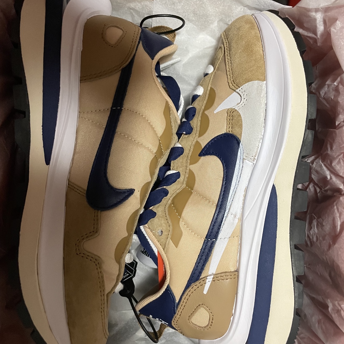 Nike x Sacai VaporWaffle Sesame and Blue Void 착용 스타일 - 1
