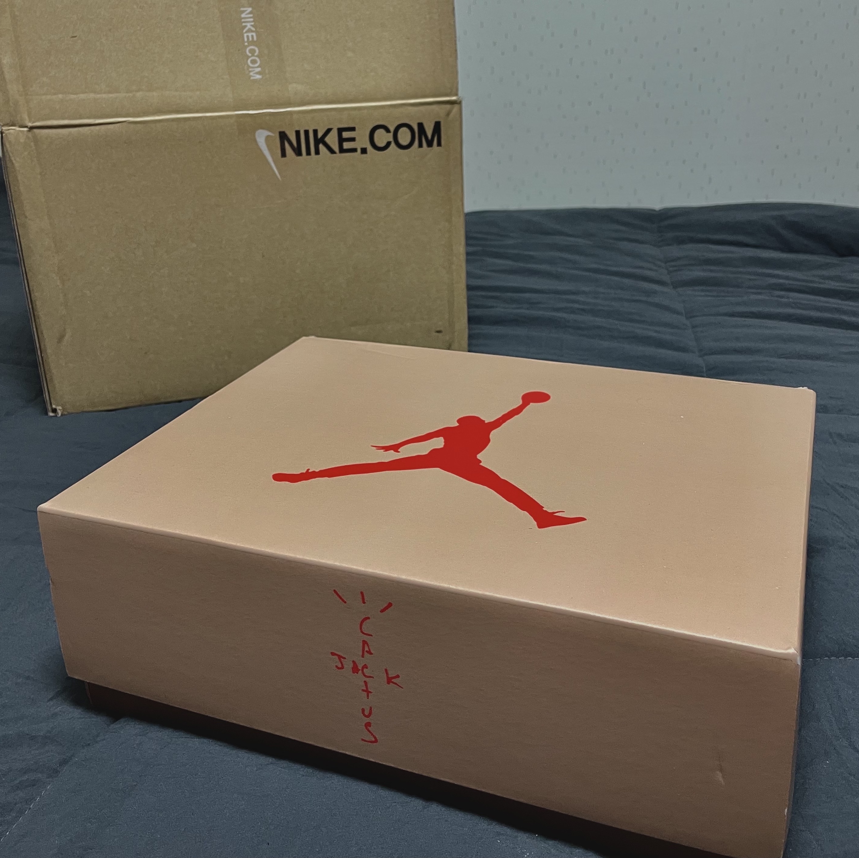 Jordan 6 x Travis Scott Retro SP British Khaki 착용 스타일 - 1