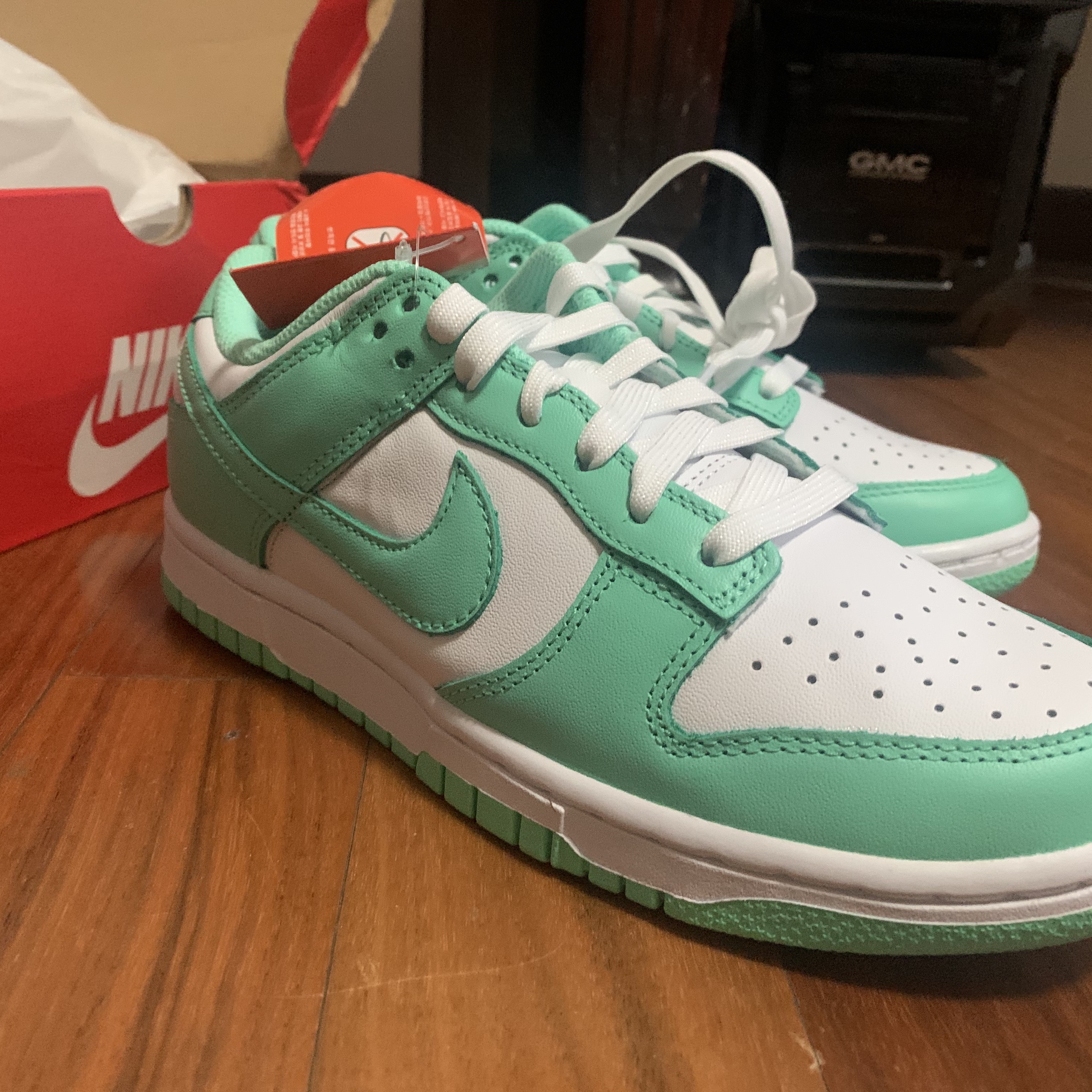(W) Nike Dunk Low Green Glow 착용 스타일 - 4