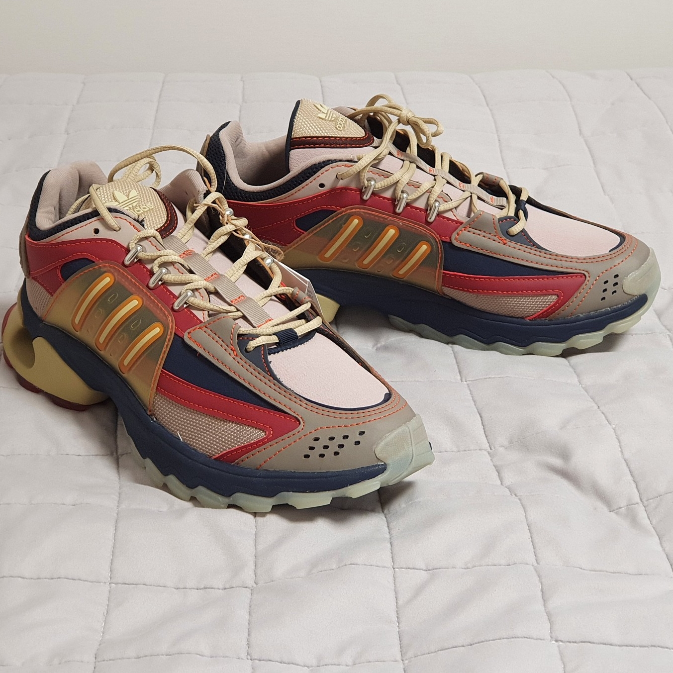 Adidas x DPR Thesia Sync Pack Grey Red 착용 스타일 - 1