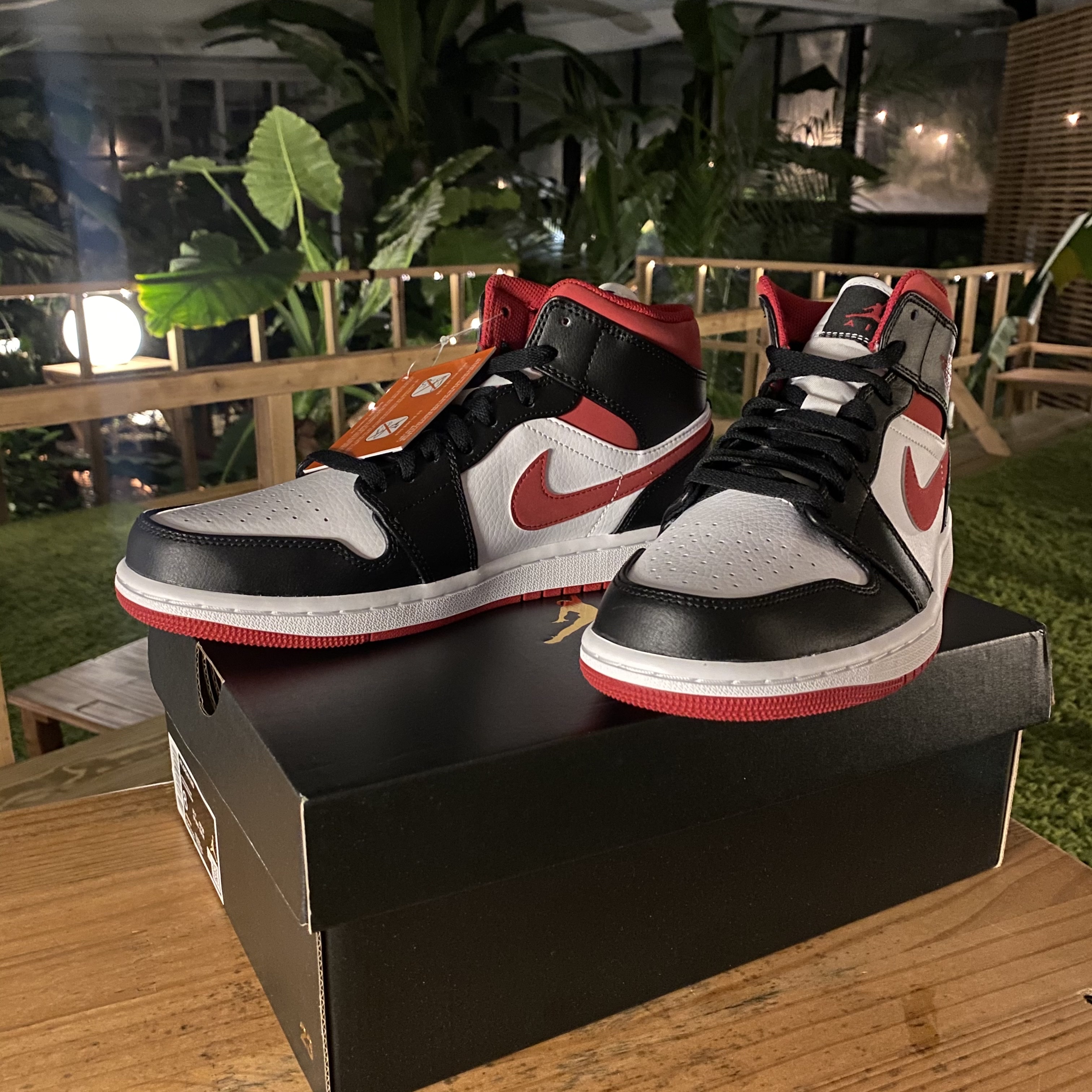Jordan 1 Mid Gym Red Black White, (GS) Jordan 1 Mid Gym Red Black White 착용 스타일 - 3
