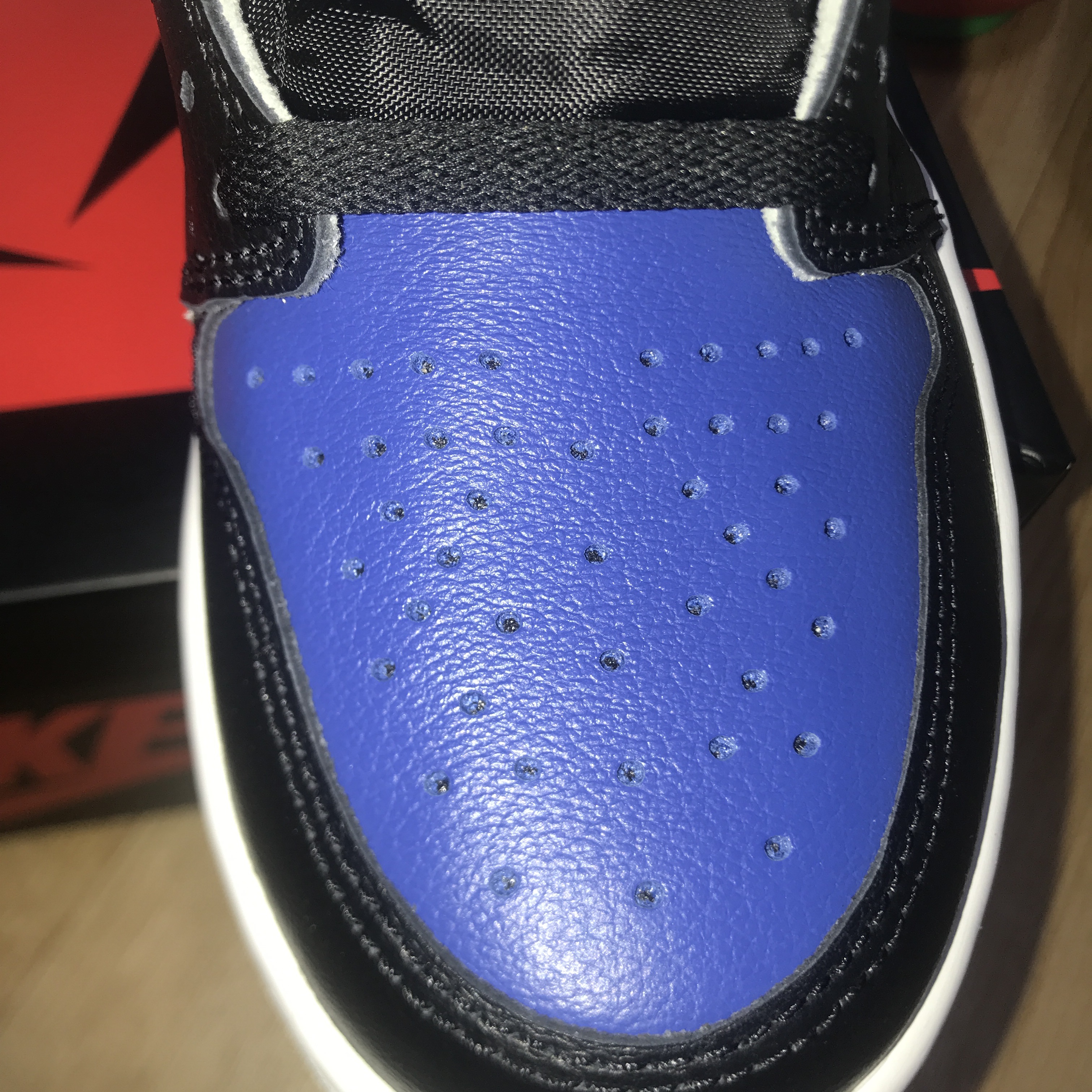 Jordan 1 Retro High OG Royal Toe, (GS) Jordan 1 Retro High OG Royal Toe 착용 스타일 - 5