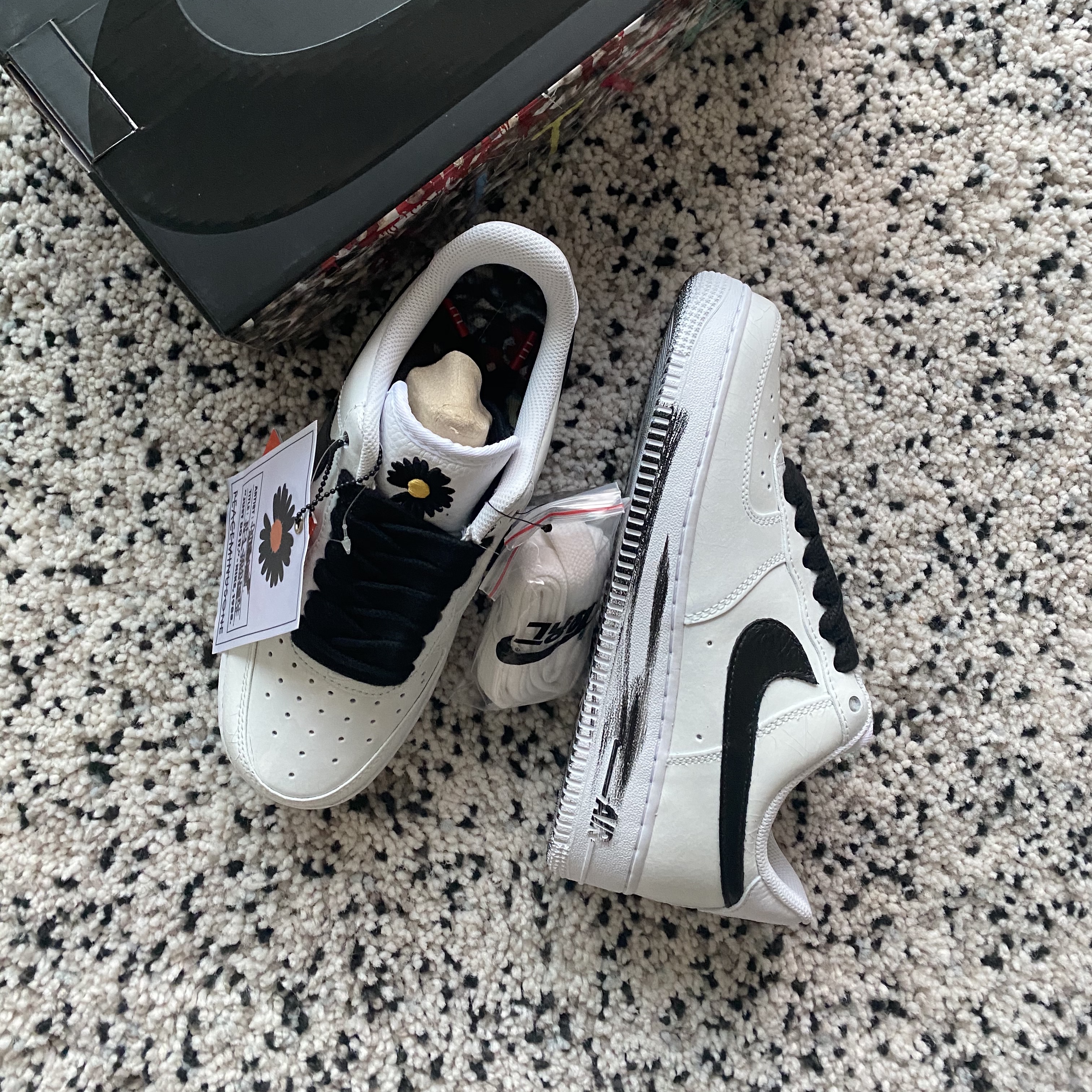 Nike x Peaceminusone Air Force 1 Low Para-Noise 2.0 착용 스타일