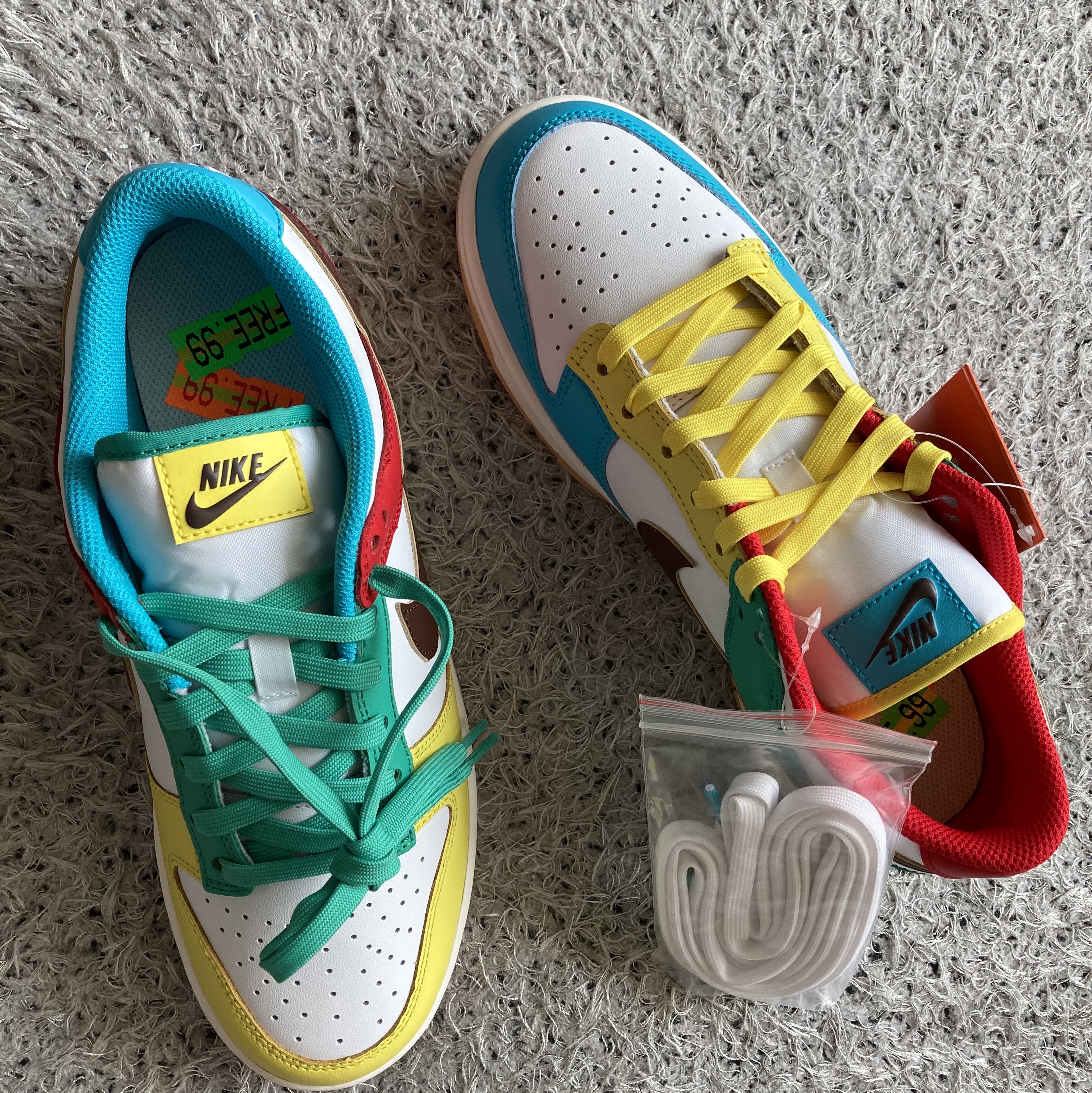 Nike Dunk Low SE Free.99 White 착용 스타일 - 2