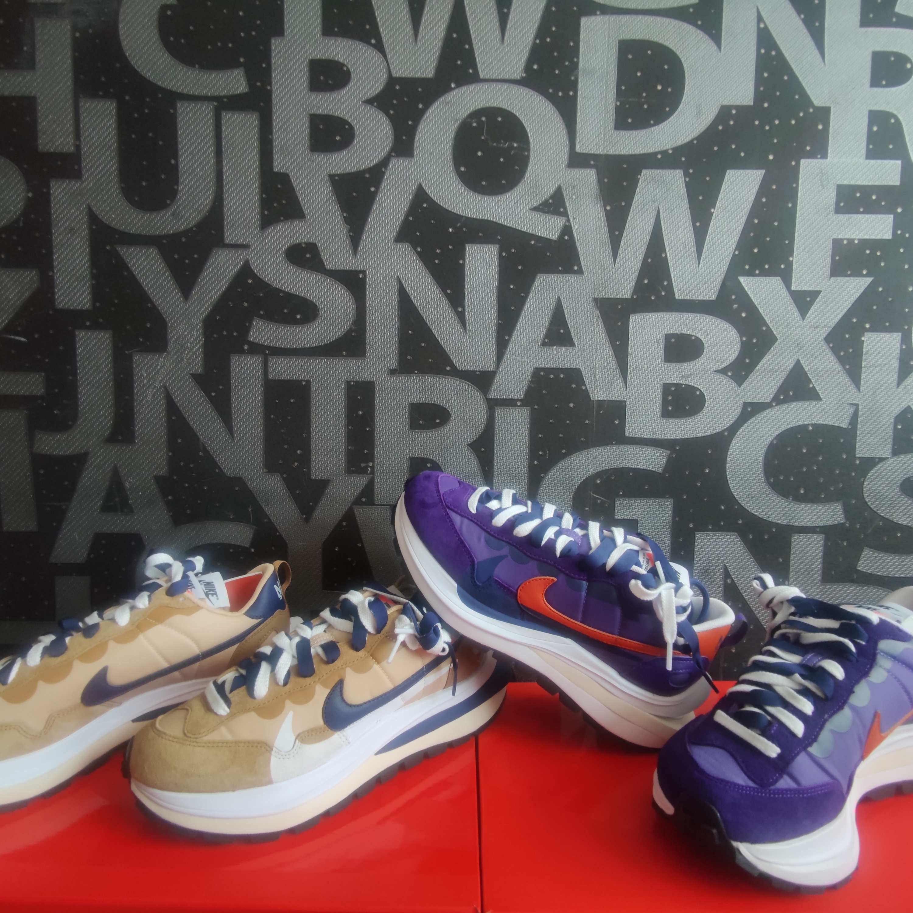 Nike x Sacai VaporWaffle Sesame and Blue Void, Nike x Sacai VaporWaffle Dark Iris 착용 스타일 - 4