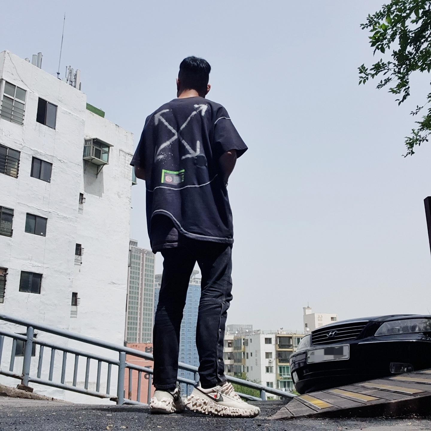 Nike x Undercover Overbreak SP Overcast, Nike x Off-White NRG RU Short Sleeve T-Shirt 착용 스타일