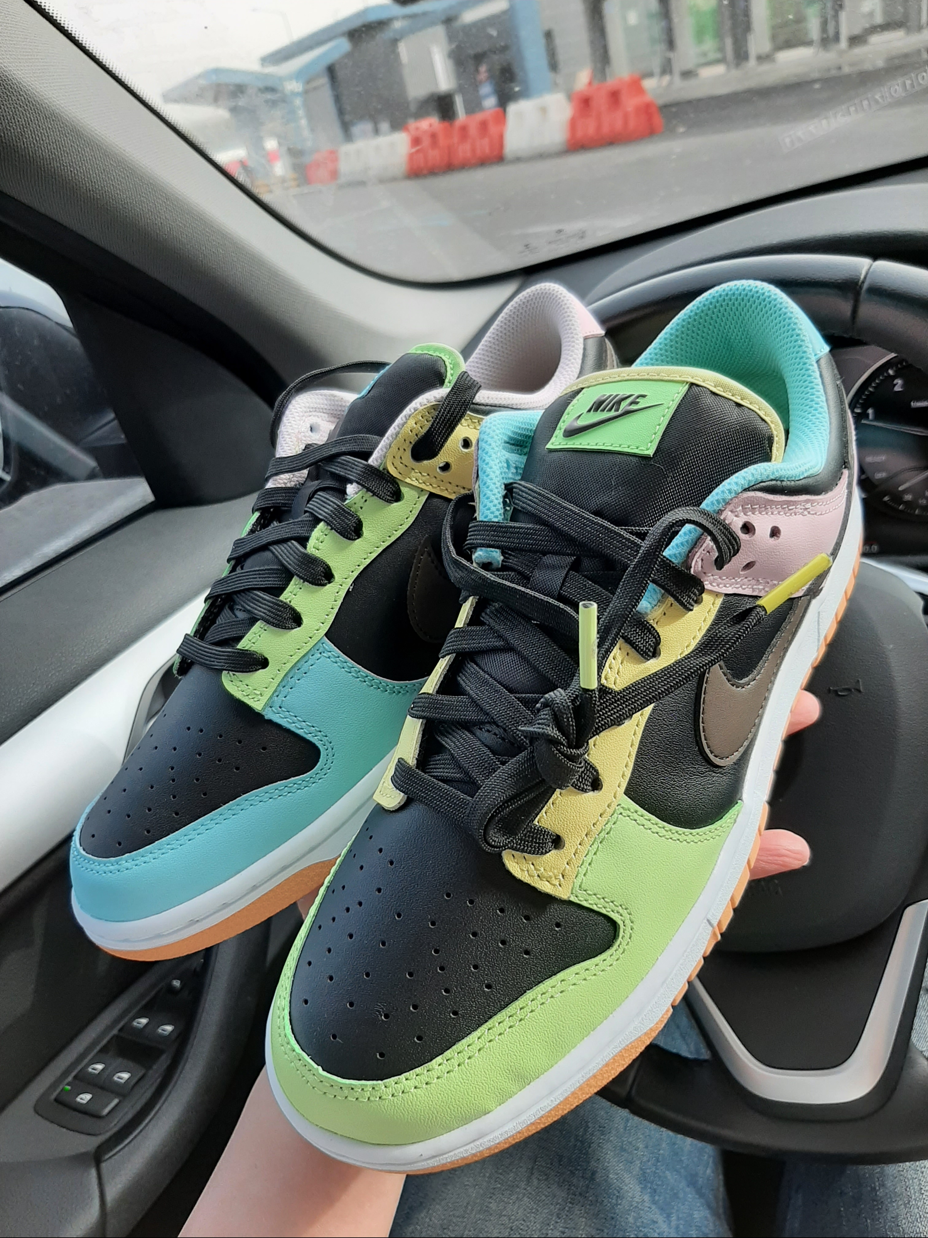 Nike Dunk Low SE Free.99 Black 착용 스타일 - 1