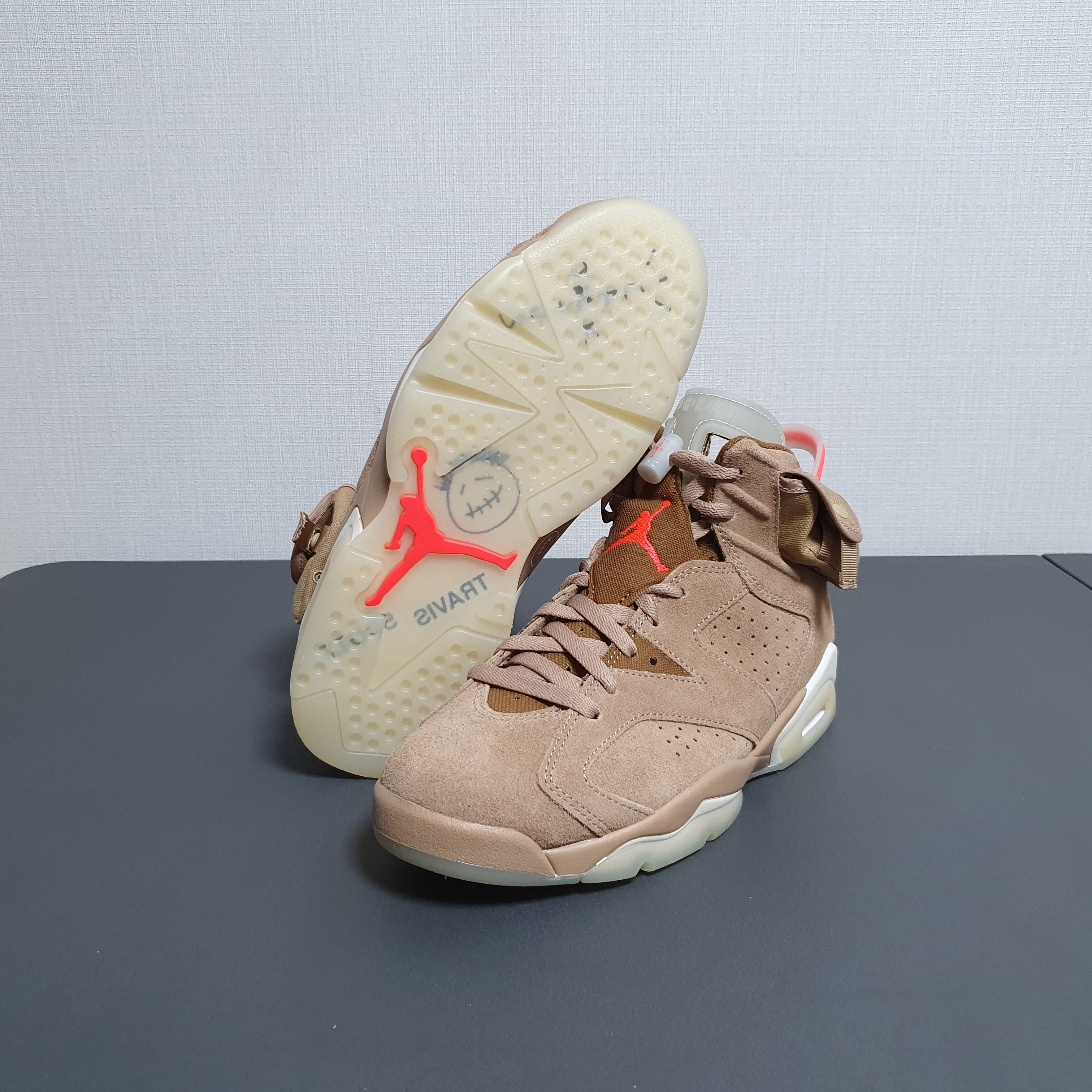 Jordan 6 x Travis Scott Retro SP British Khaki, (PS) Jordan 6 x Travis Scott Retro SP British Khaki 착용 스타일 - 3