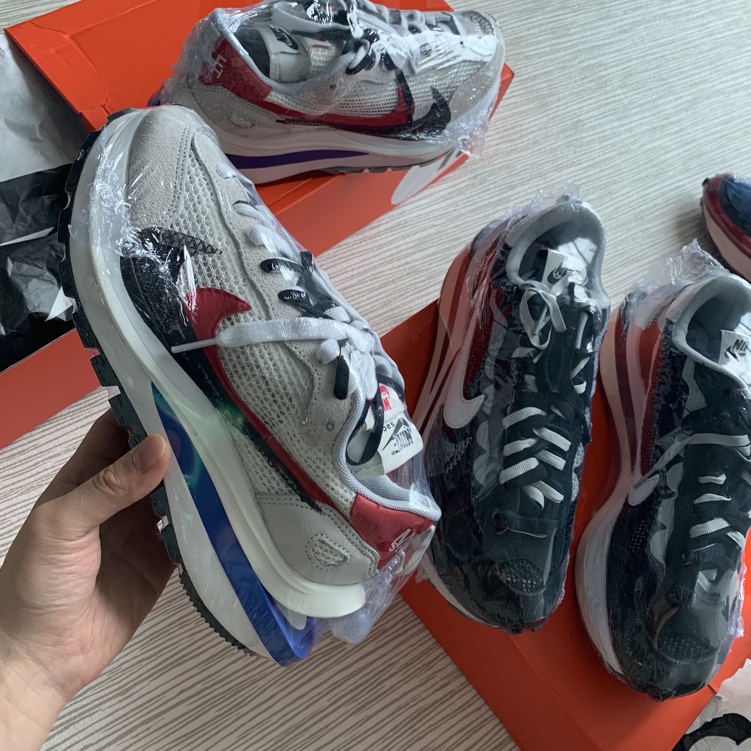 Nike x Sacai VaporWaffle Royal Fuchsia, Nike x Sacai VaporWaffle Black White 착용 스타일