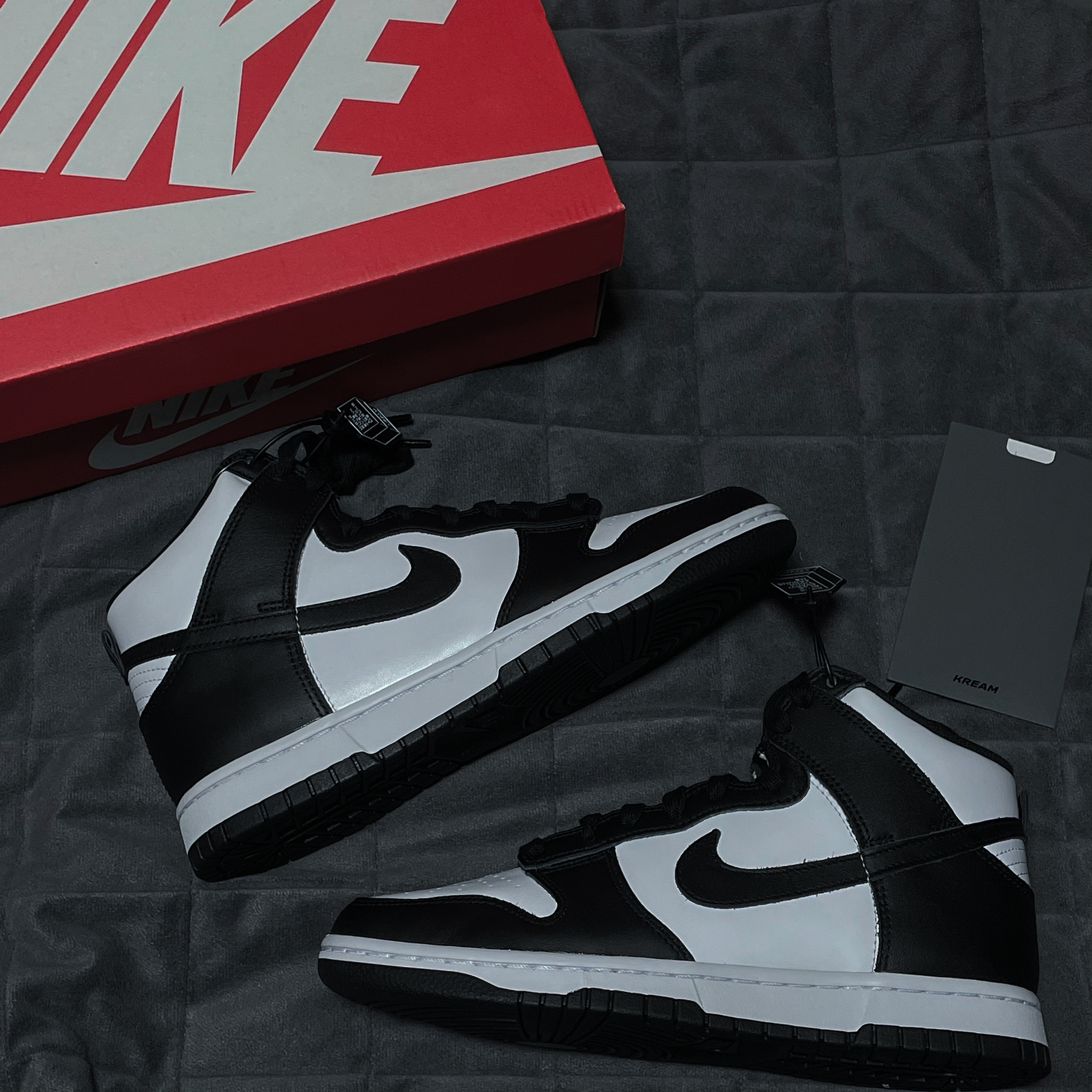 Nike Dunk High Retro Black and White 착용 스타일