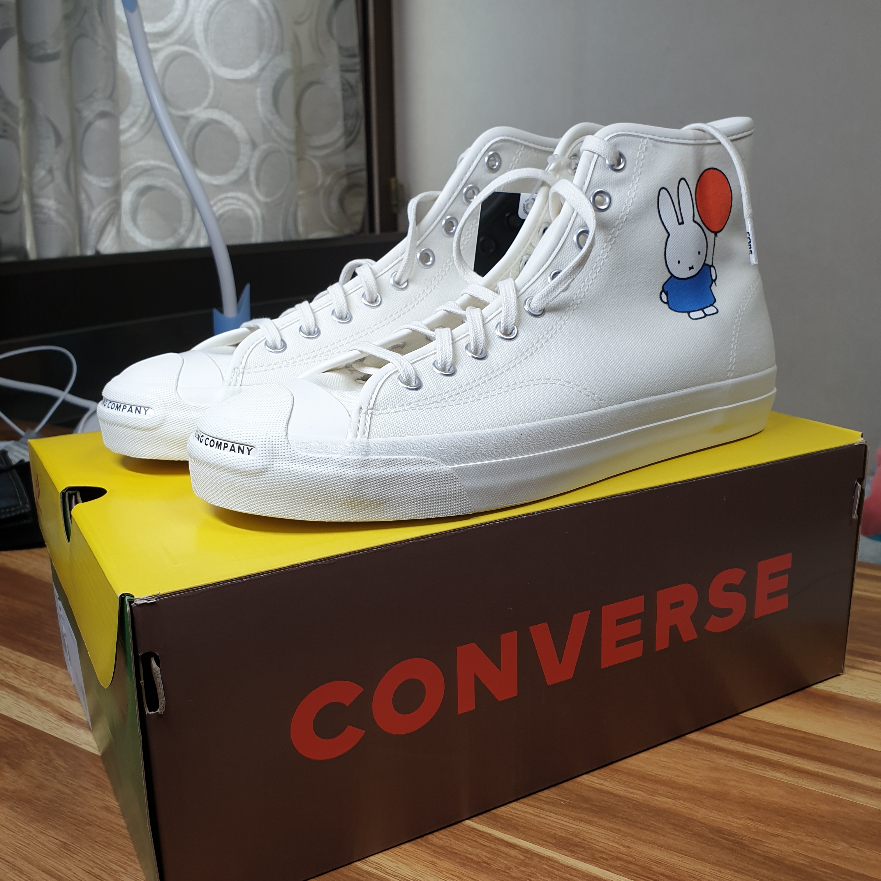 Converse x Pop Trading Company x Miffy Jack Purcell Pro Hi Egret 착용 스타일