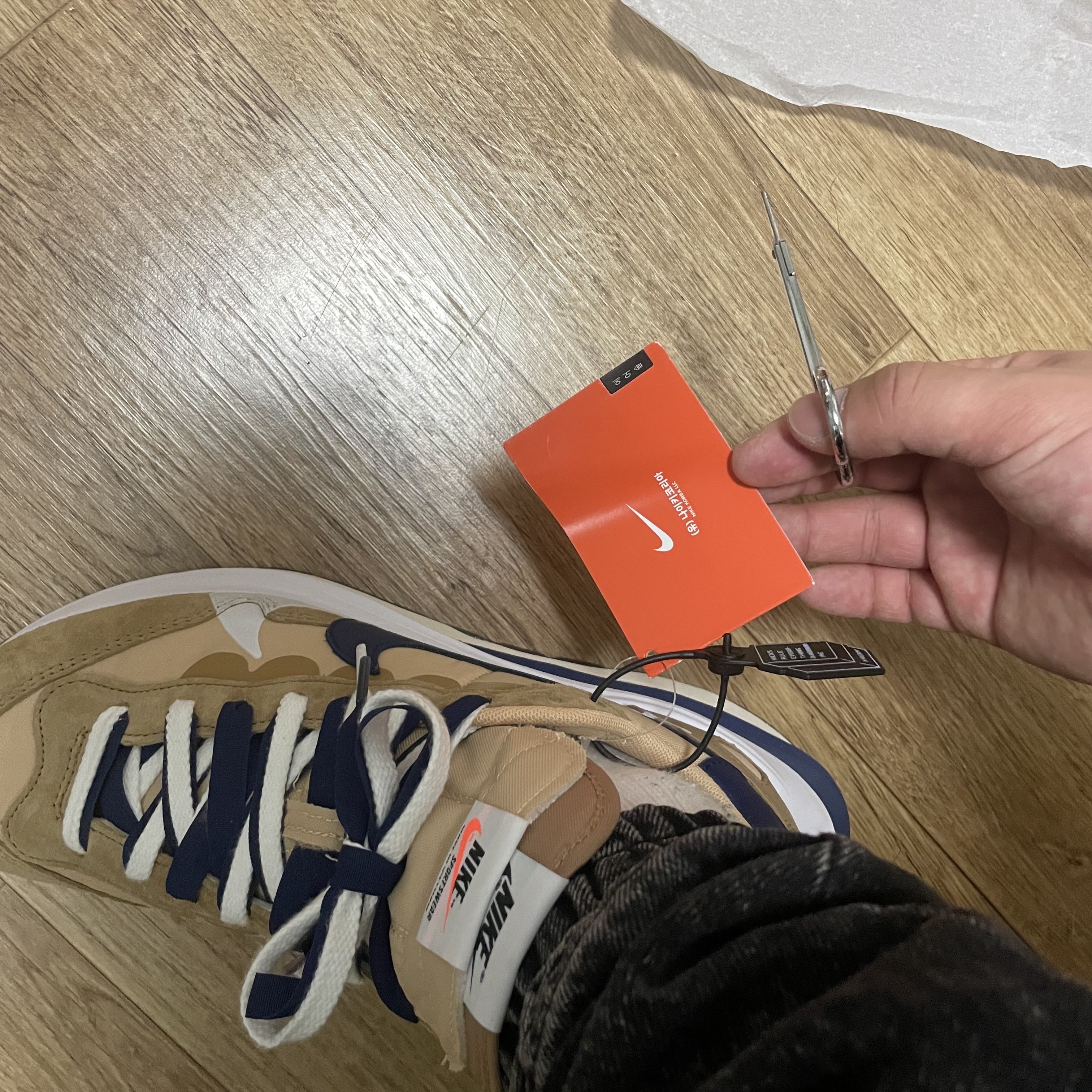 IAB Studio Half Zip Pullover Light Gray, Nike x Sacai VaporWaffle Sesame and Blue Void 착용 스타일 - 2