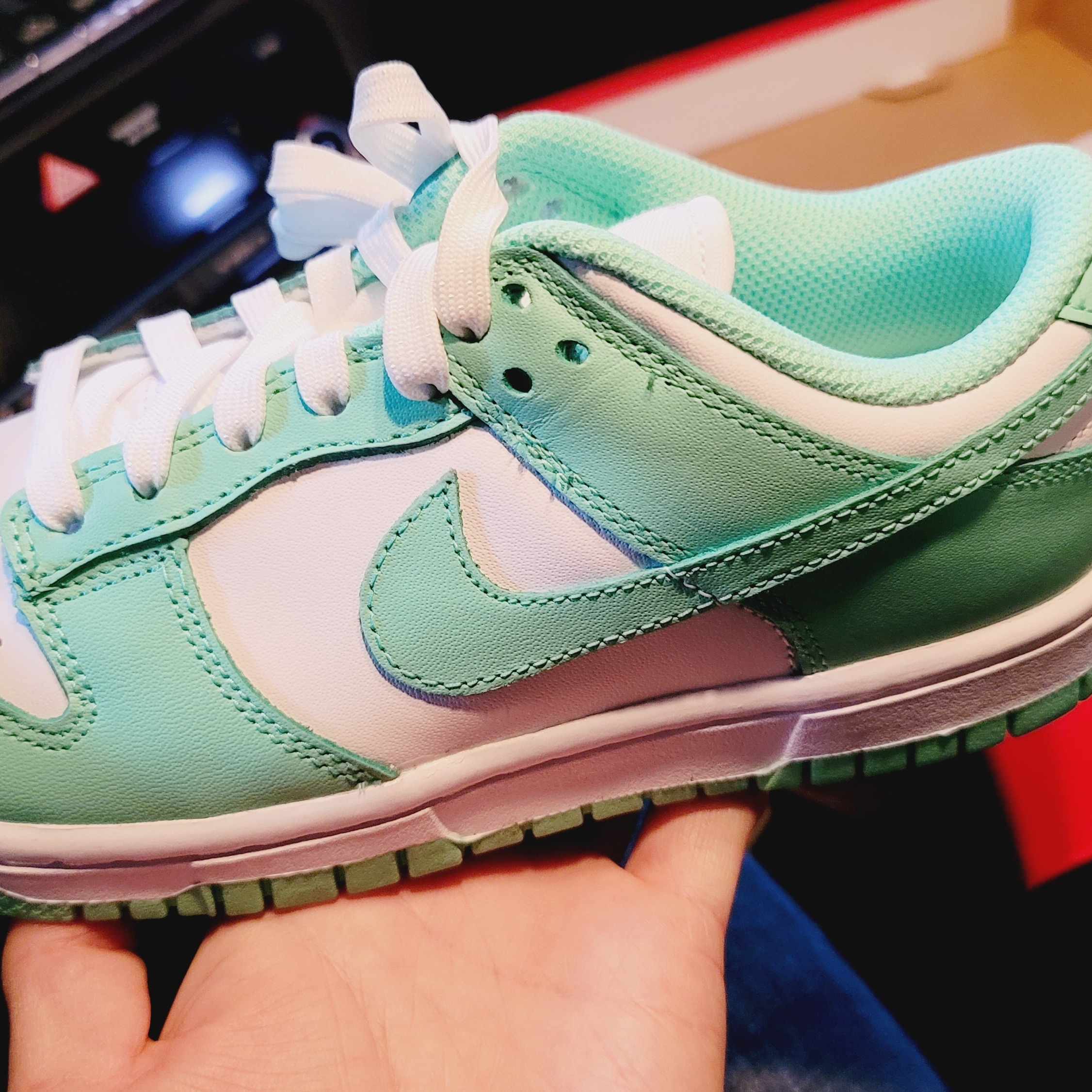 (W) Nike Dunk Low Green Glow 착용 스타일