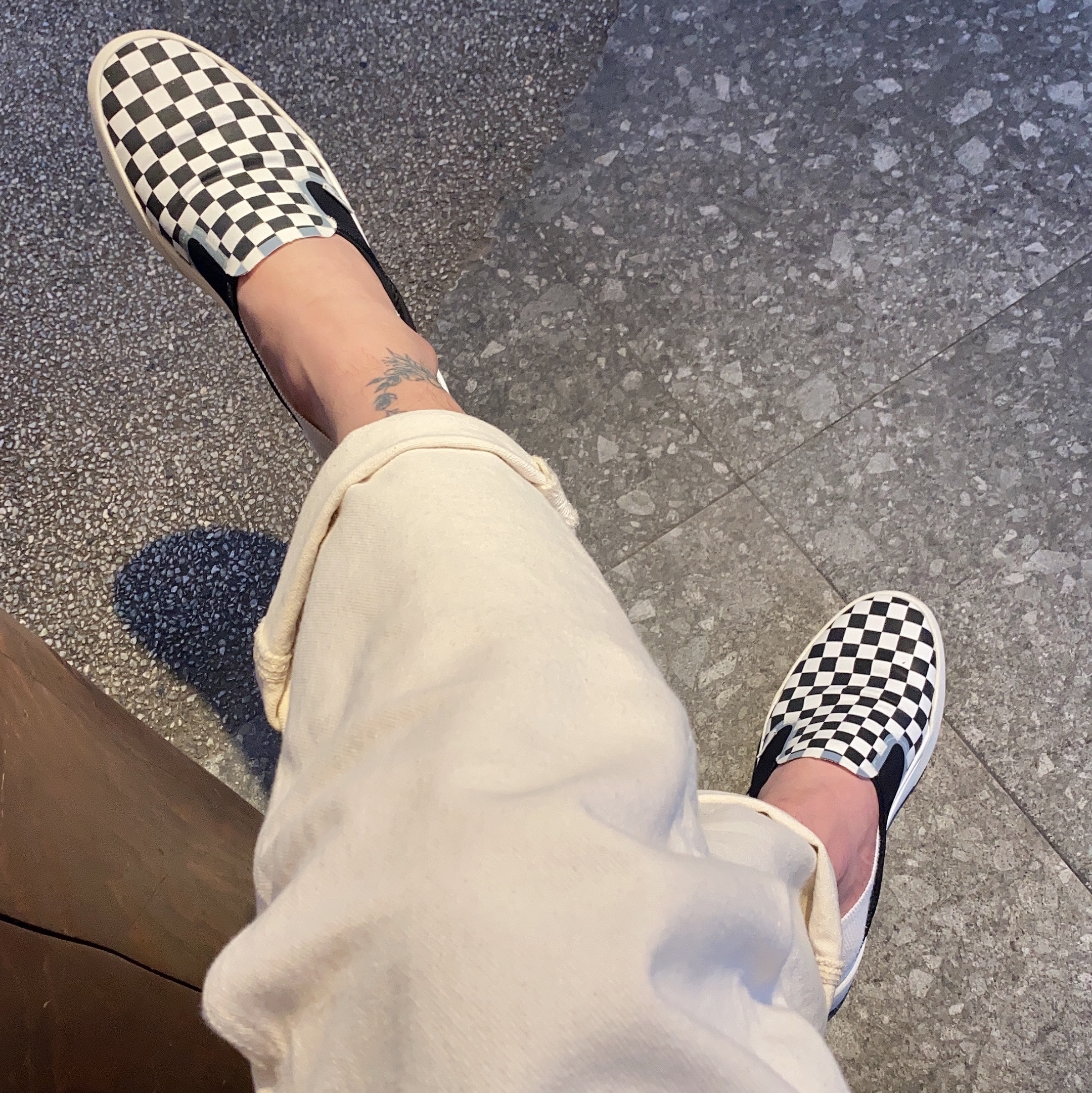 Vans Checkerboard Comfycush One Black 착용 스타일 - 2