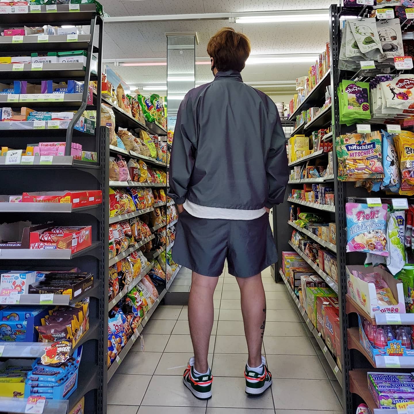 Essentials Volley Shorts Iridescent - 20SS, Essentials Track Jacket Iridescent - 20SS 착용 스타일 - 4