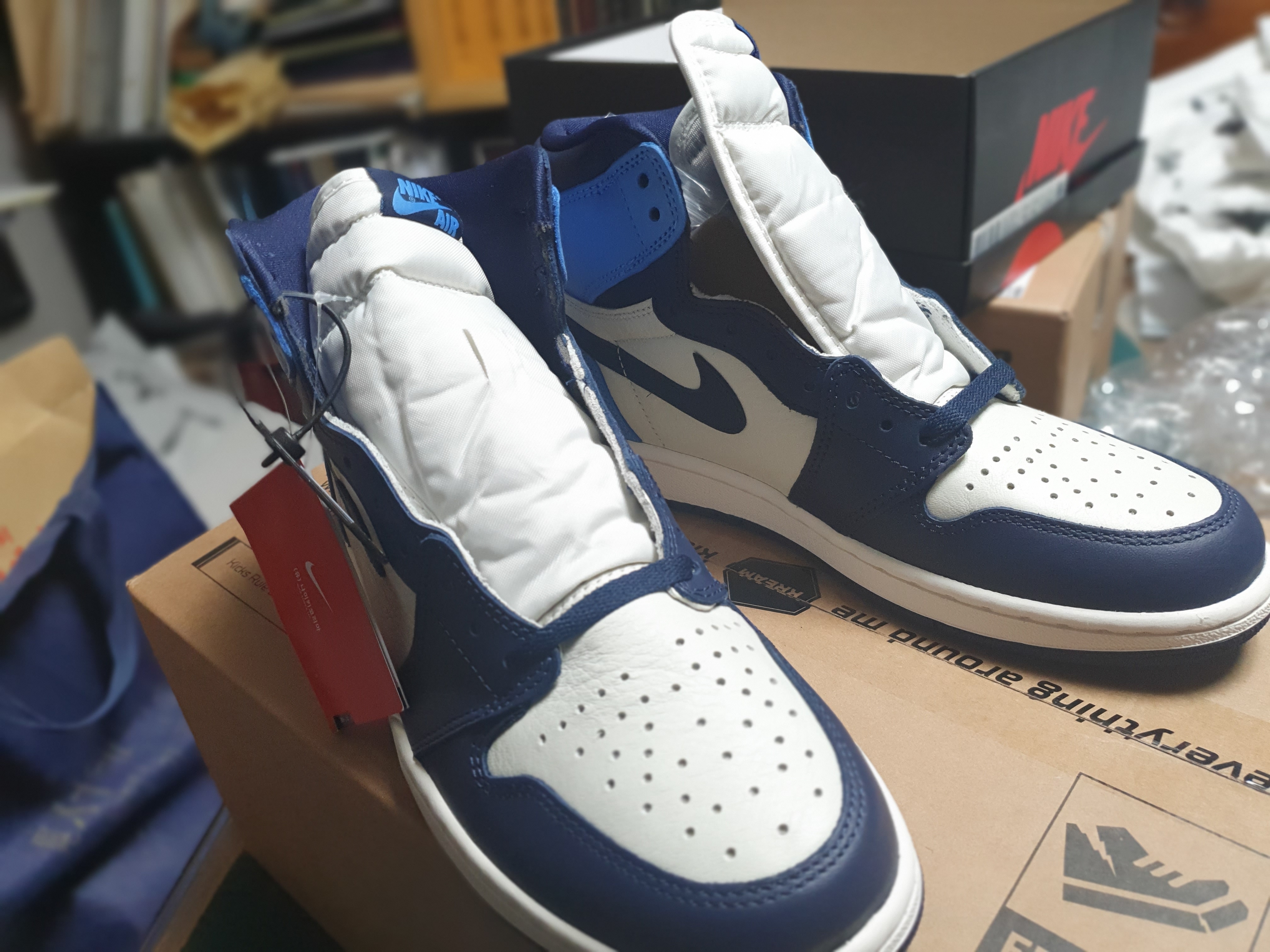 Jordan 1 Retro High Obsidian UNC 착용 스타일 - 1