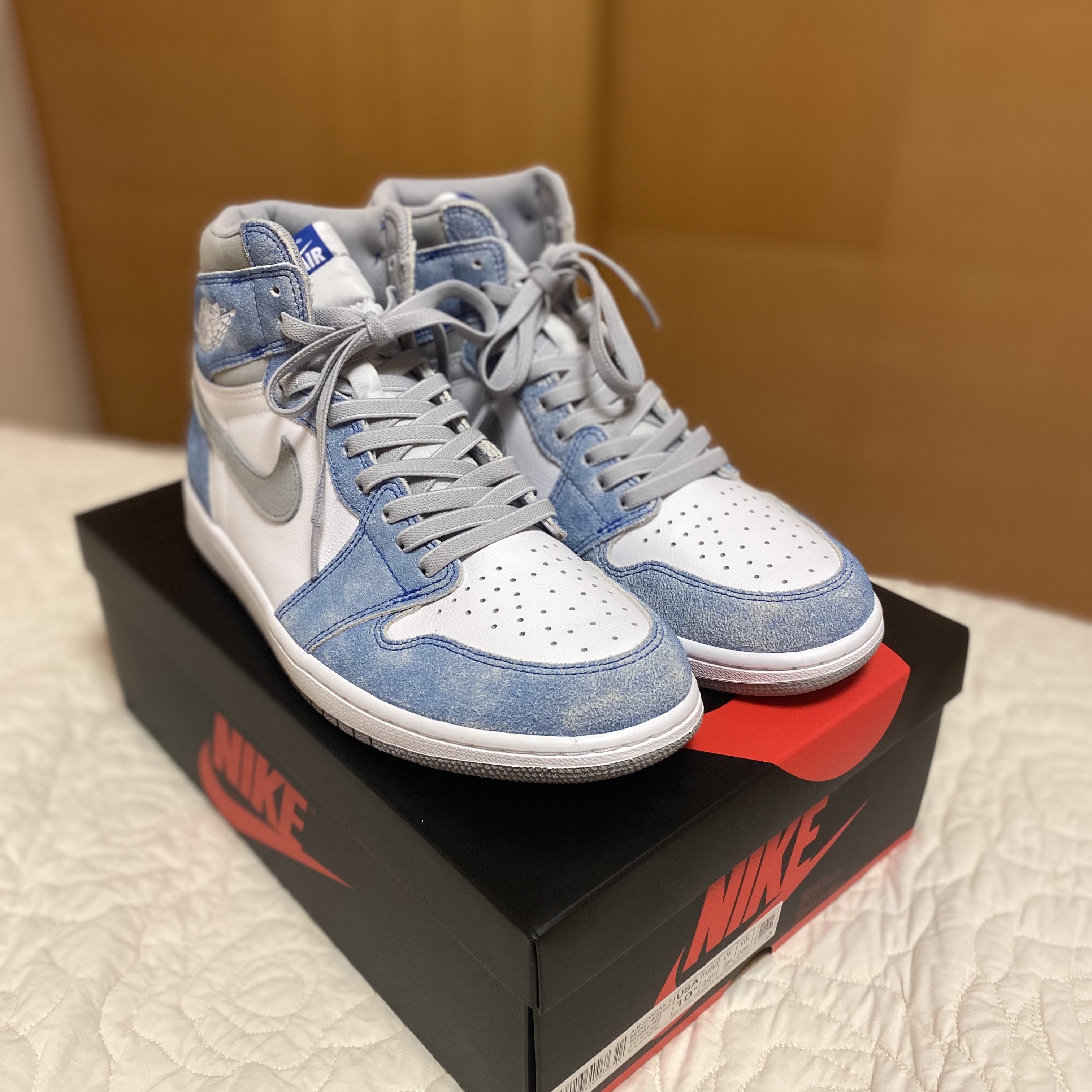 Jordan 1 Retro High OG Hyper Royal 착용 스타일