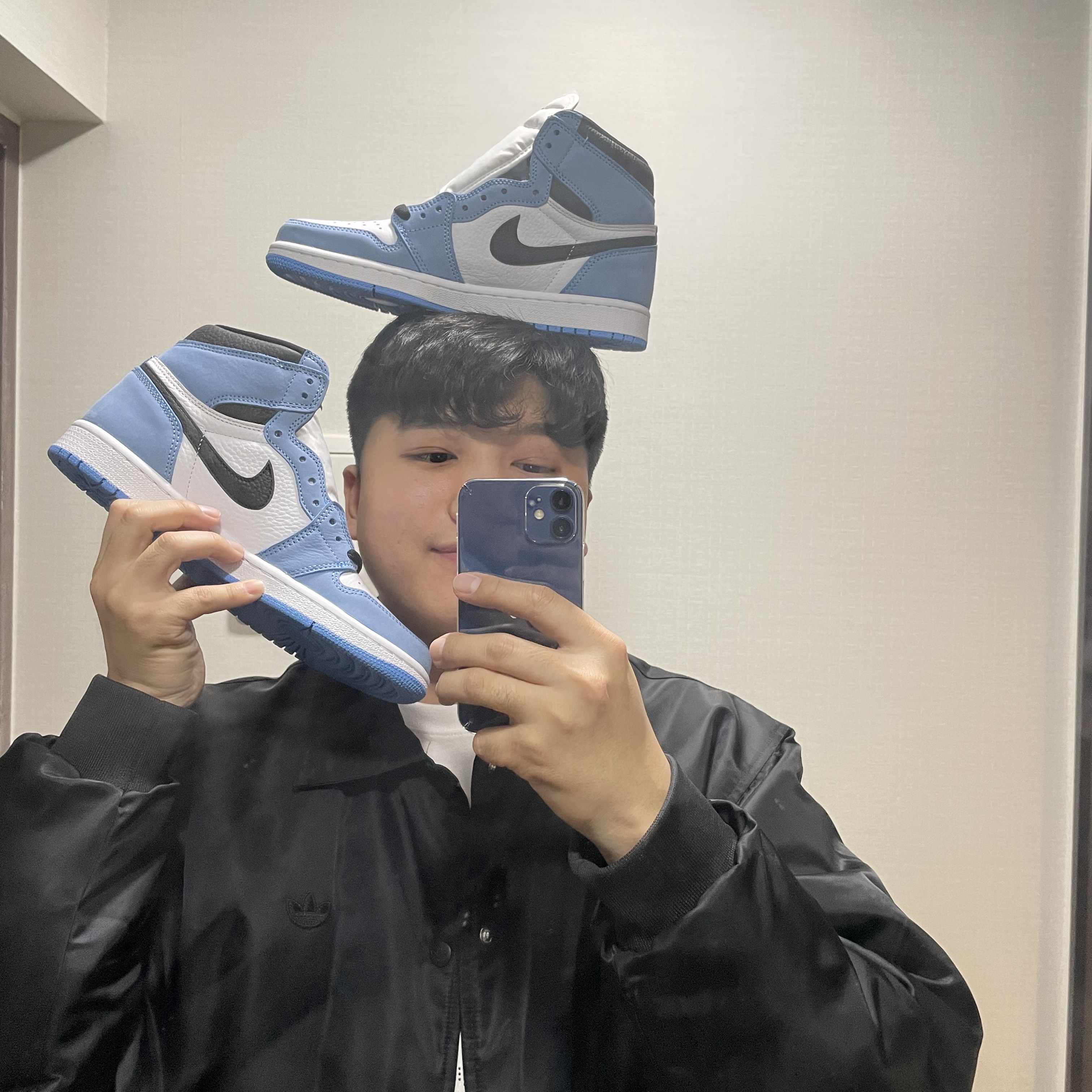 Jordan 1 Retro High OG University Blue 착용 스타일