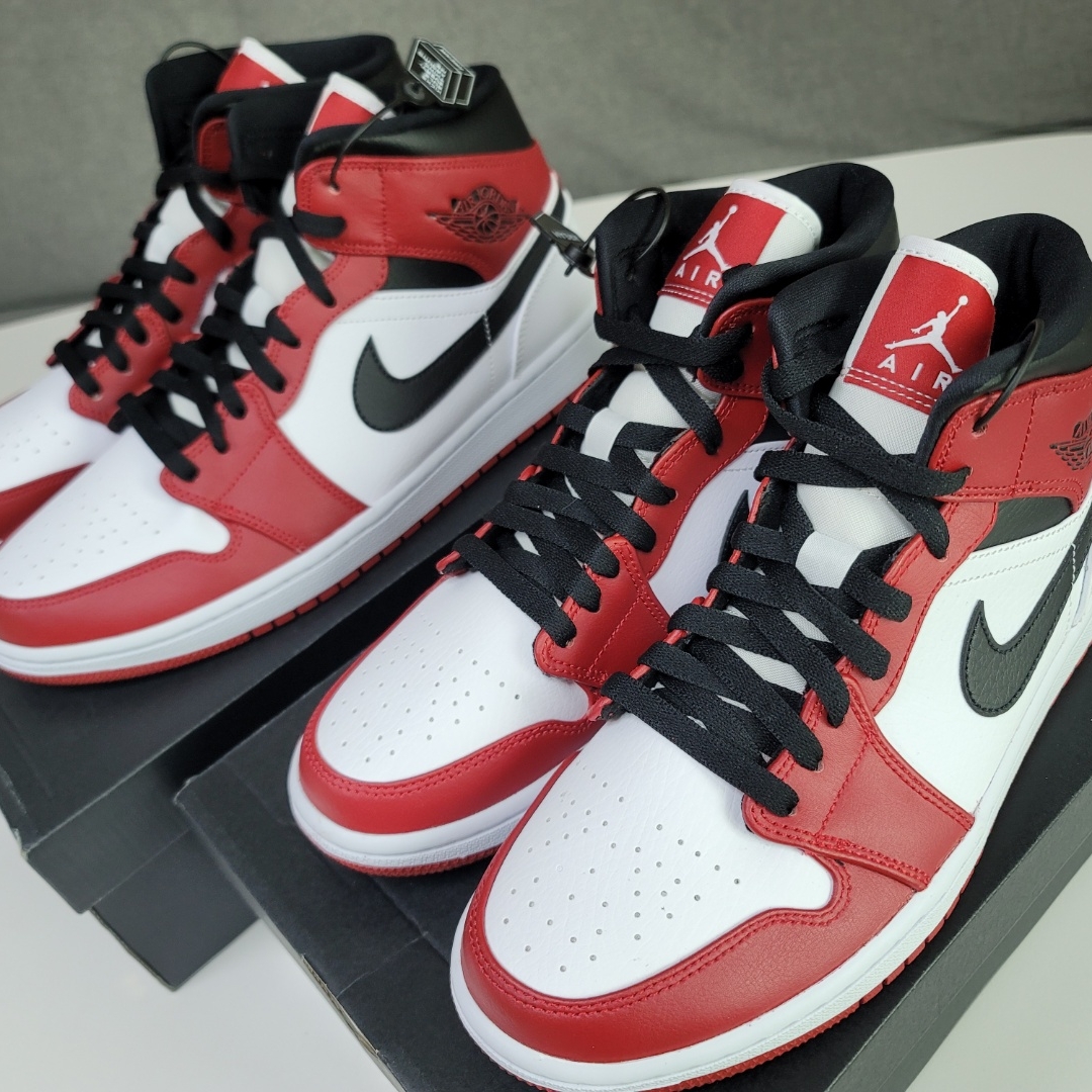 Jordan 1 Mid Chicago 2020 착용 스타일 - 2