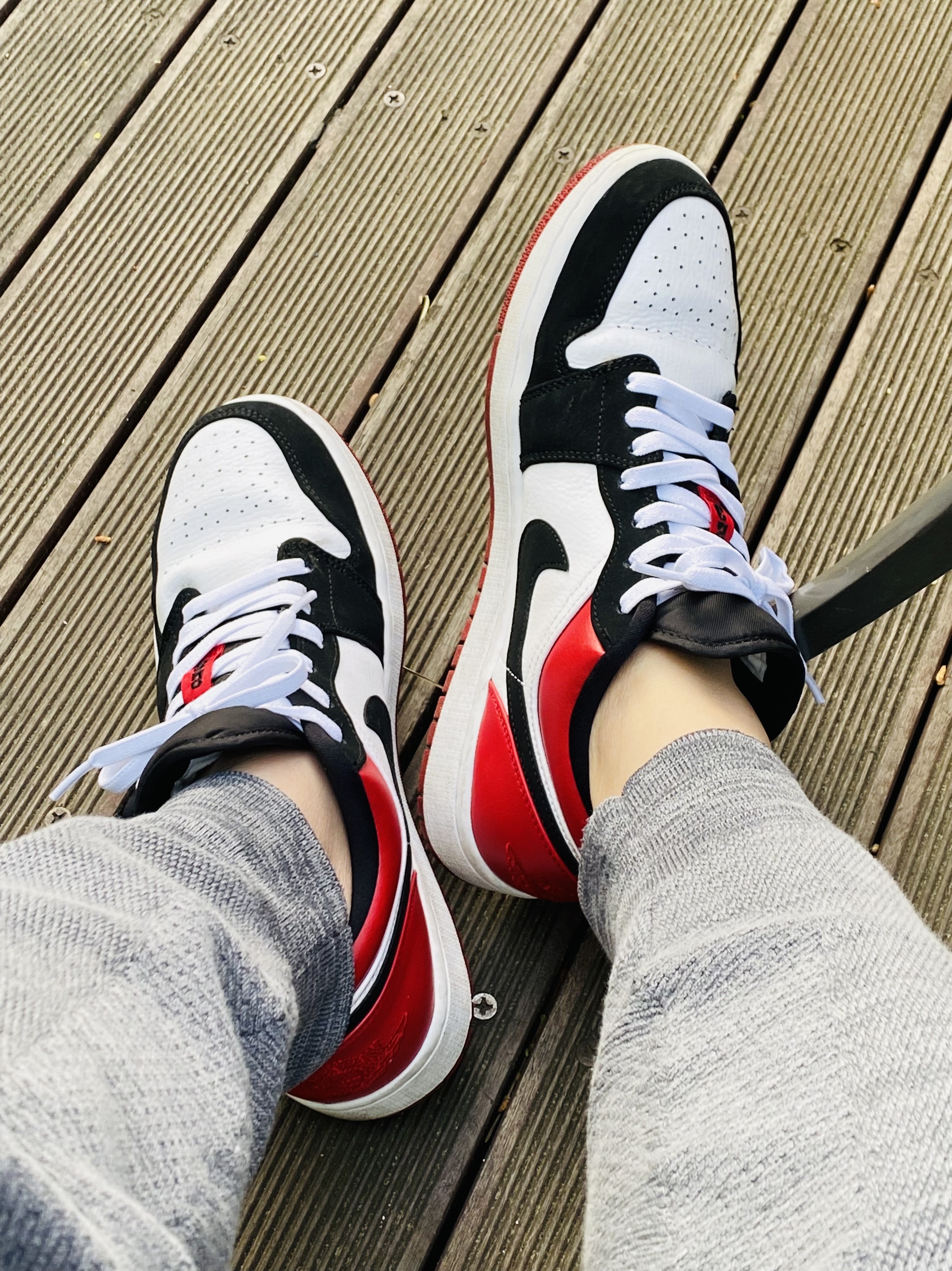 Jordan 1 Low Black Toe 착용 스타일 - 2