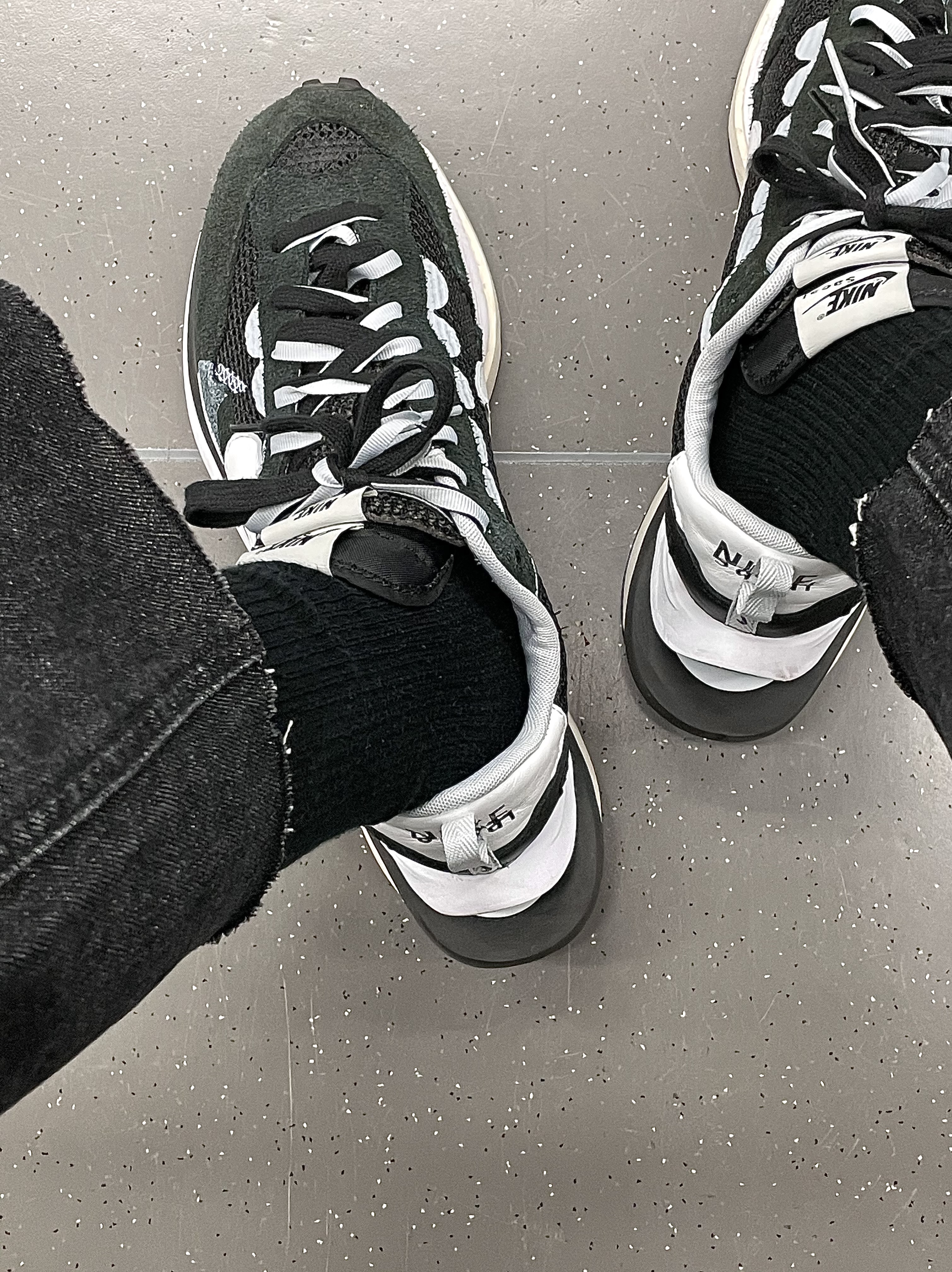 Nike x Sacai VaporWaffle Black White 착용 스타일