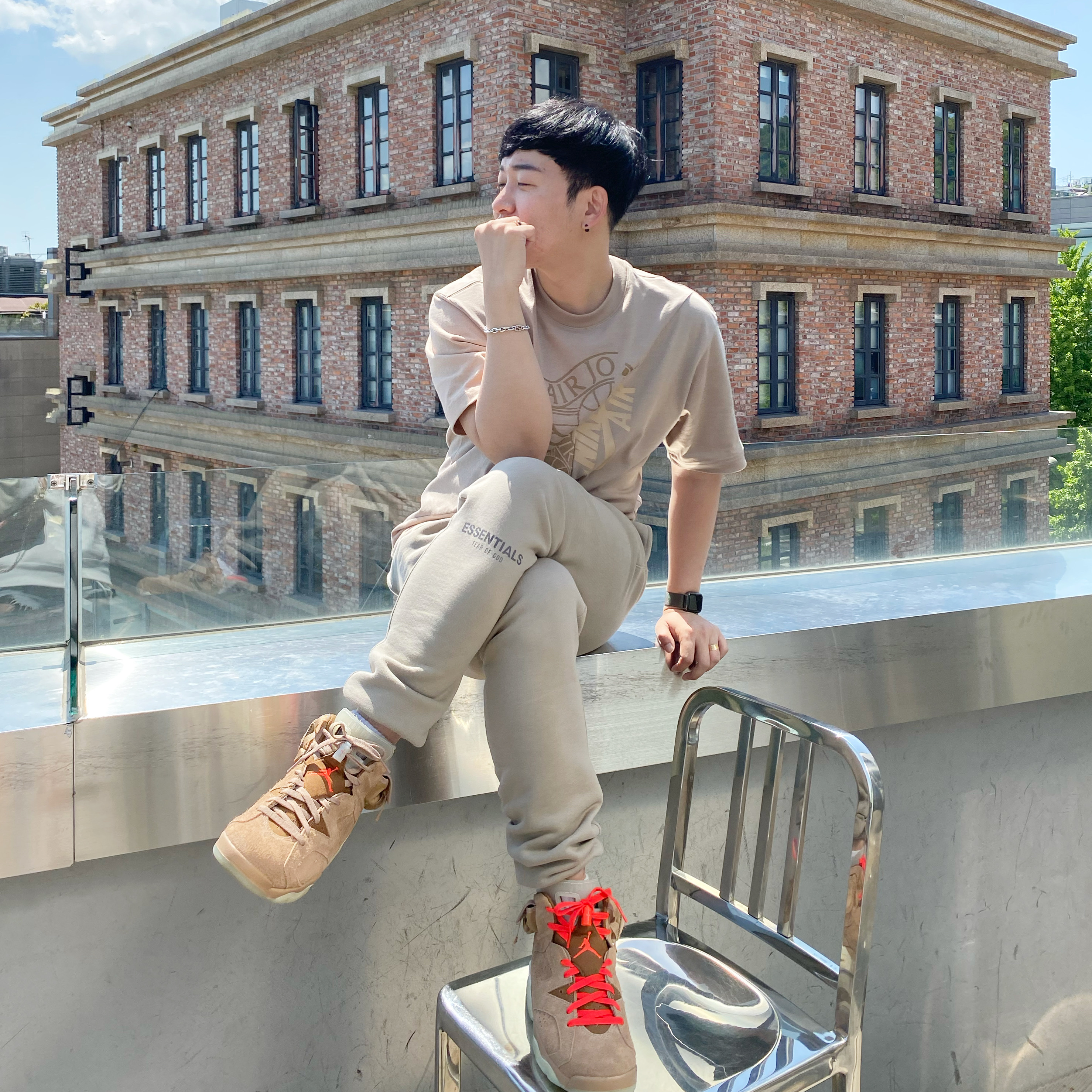 Jordan 6 x Travis Scott Retro SP British Khaki, Jordan x Travis Scott S/S Top - Asia 착용 스타일