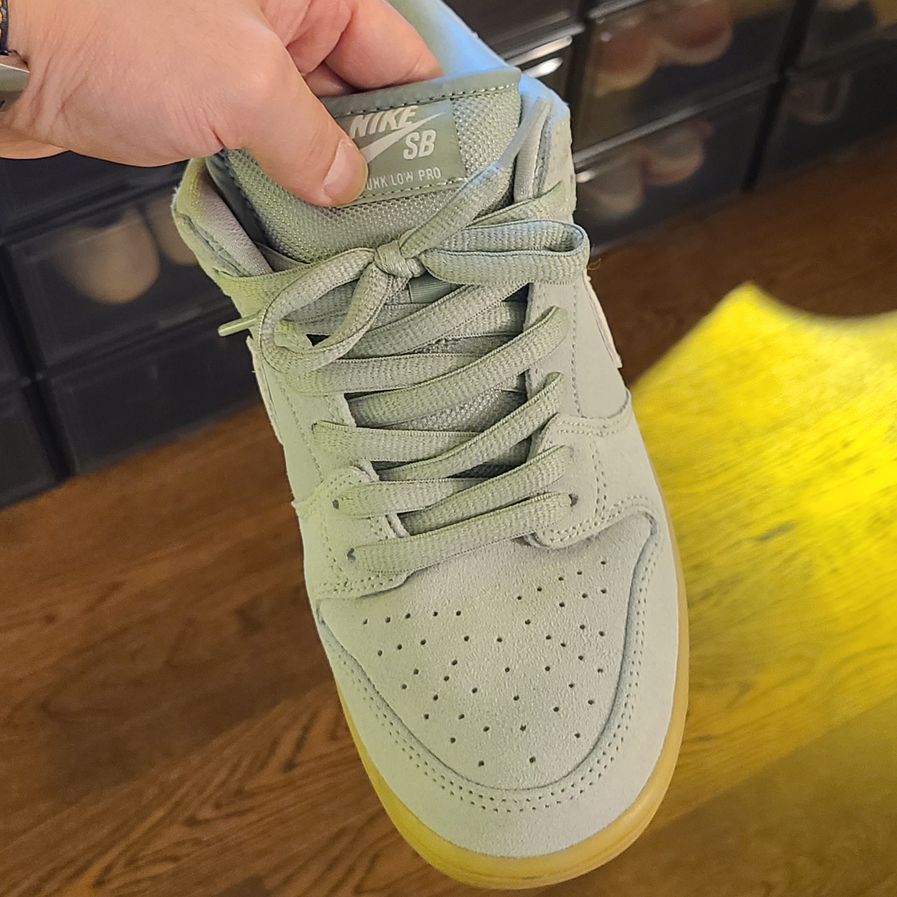Nike SB Dunk Low Island Green Gum 착용 스타일