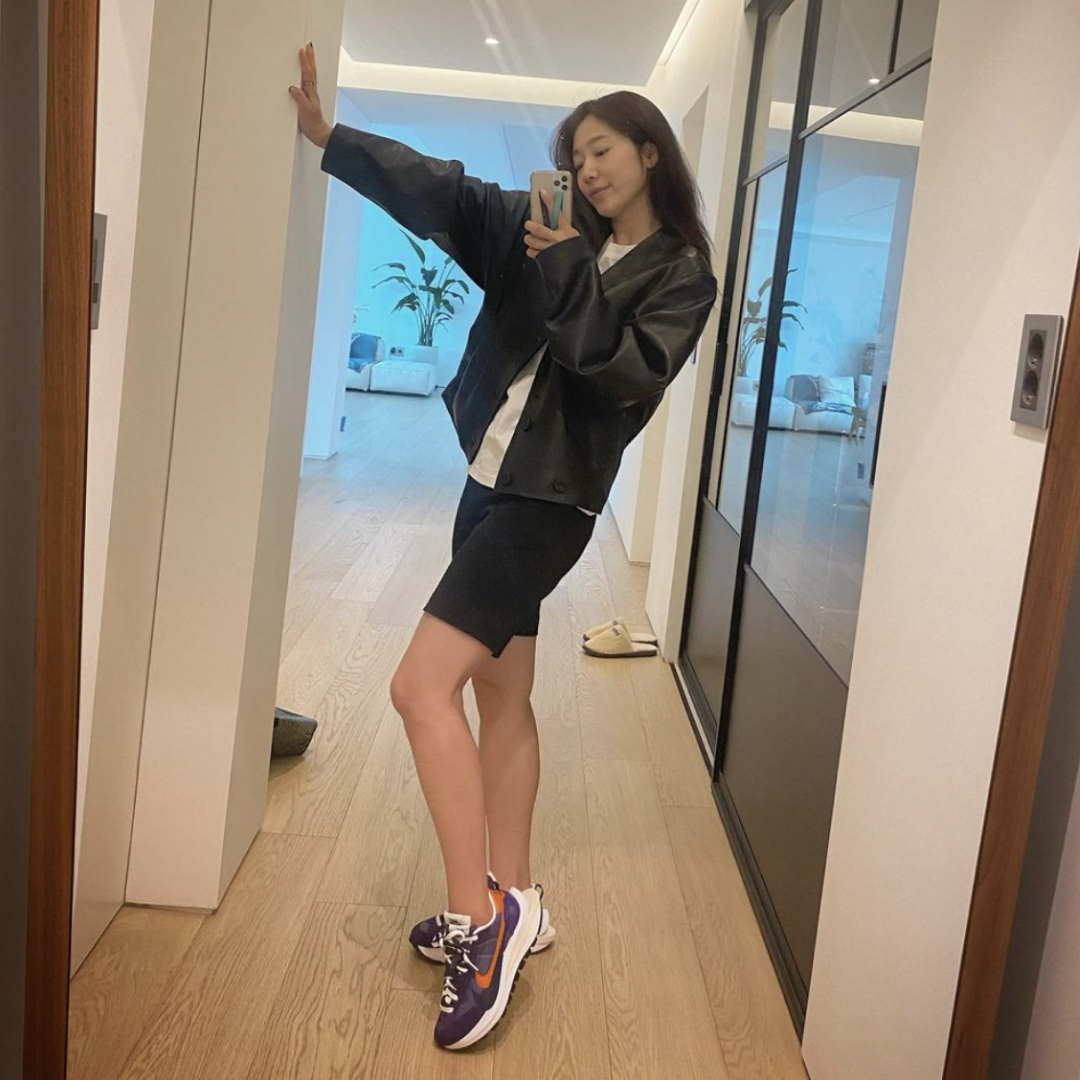 Nike x Sacai VaporWaffle Dark Iris 착용 스타일 - 2
