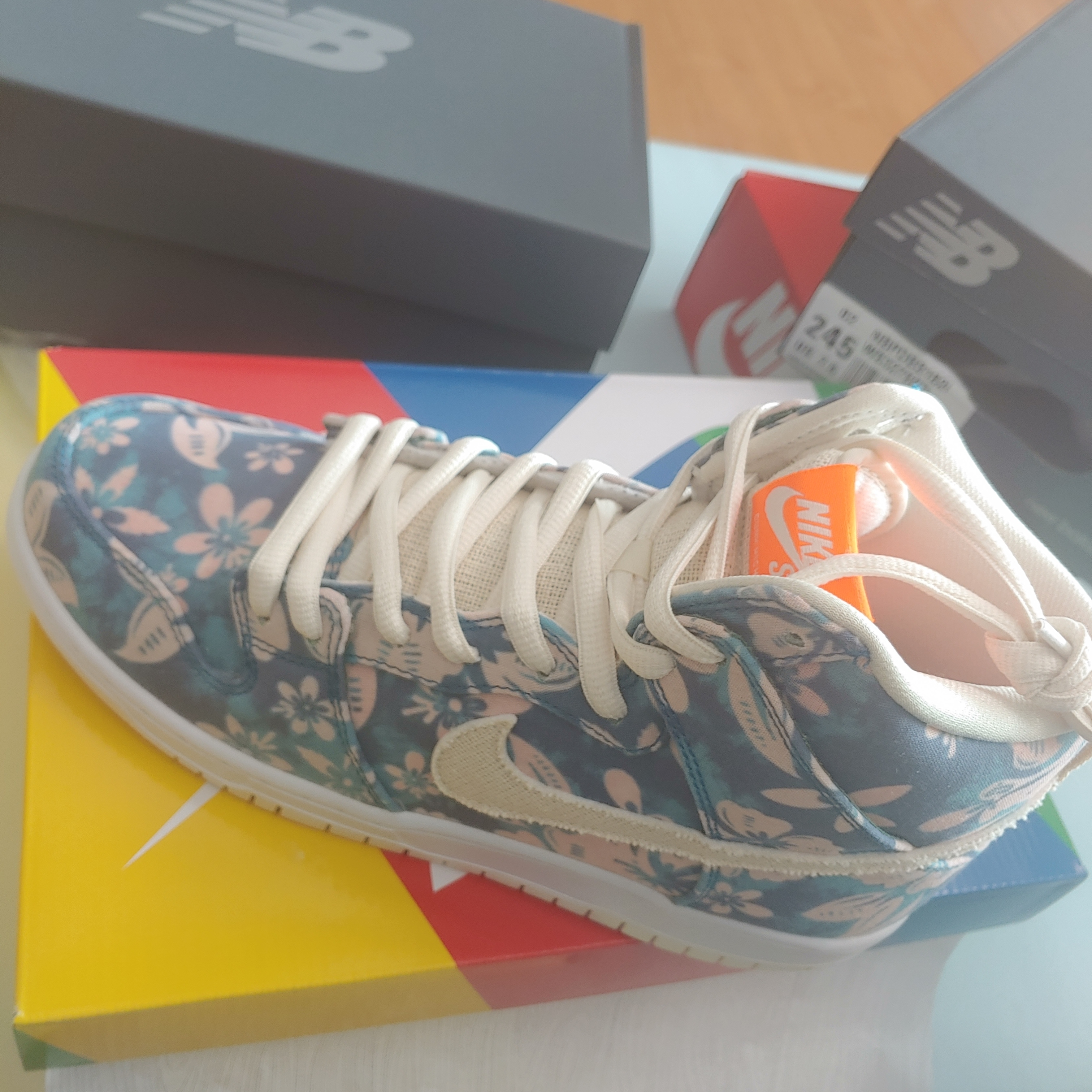 Nike SB Dunk High Pro Hawaii 착용 스타일