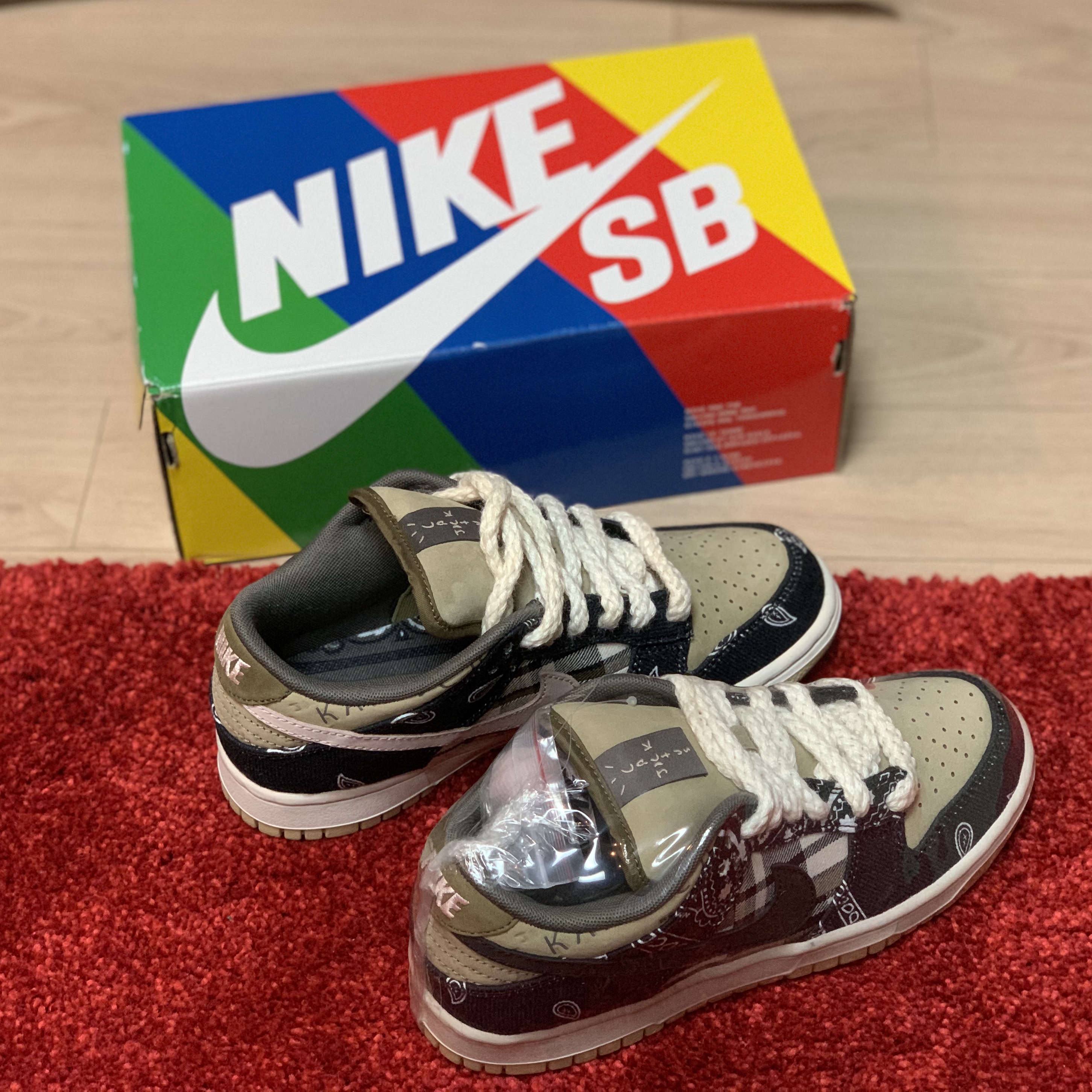 Nike x Travis Scott SB Dunk Low 착용 스타일 - 2