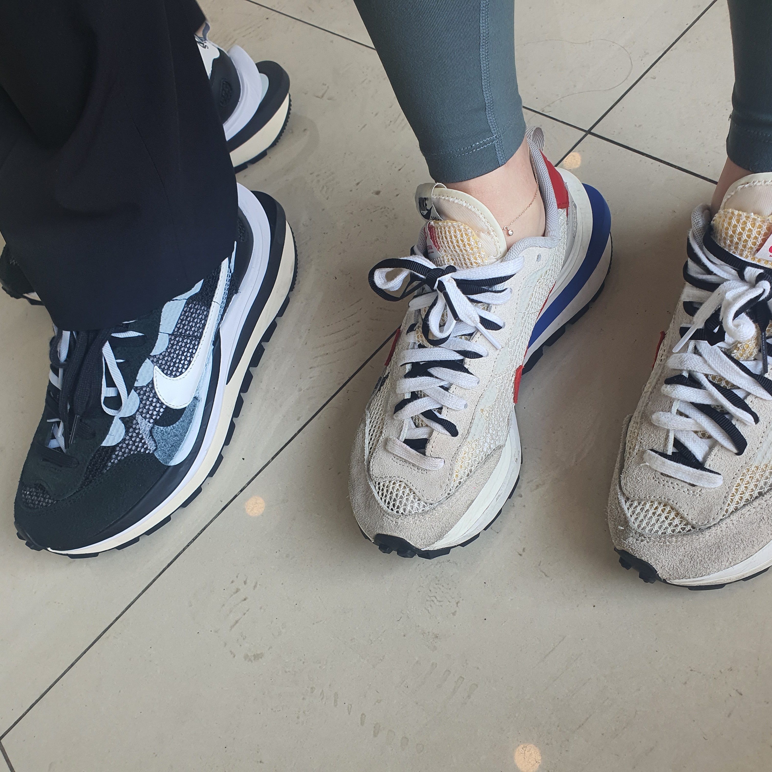 Nike x Sacai VaporWaffle Royal Fuchsia, Nike x Sacai VaporWaffle Black White 착용 스타일 - 2